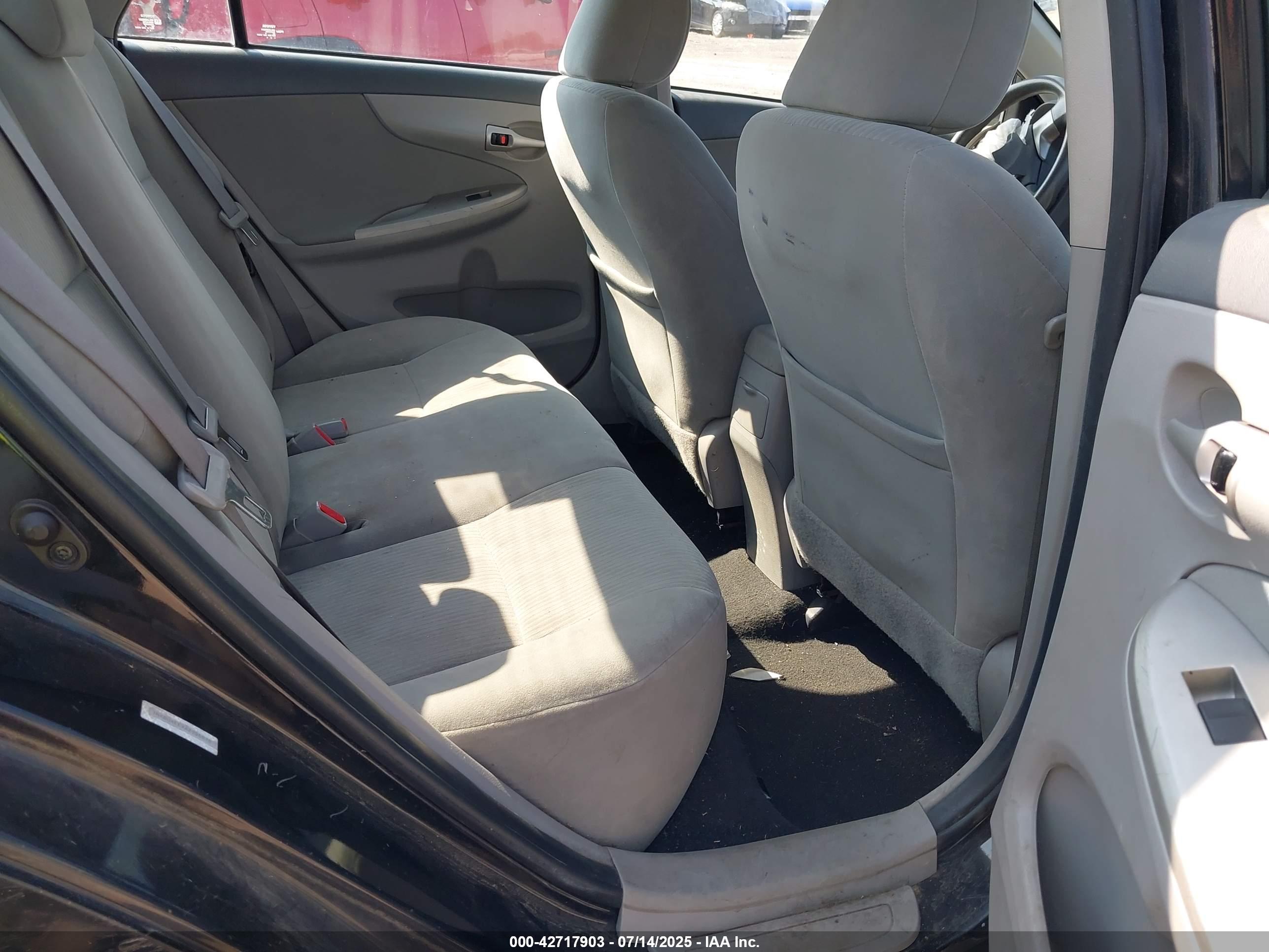 TOYOTA COROLLA image 8