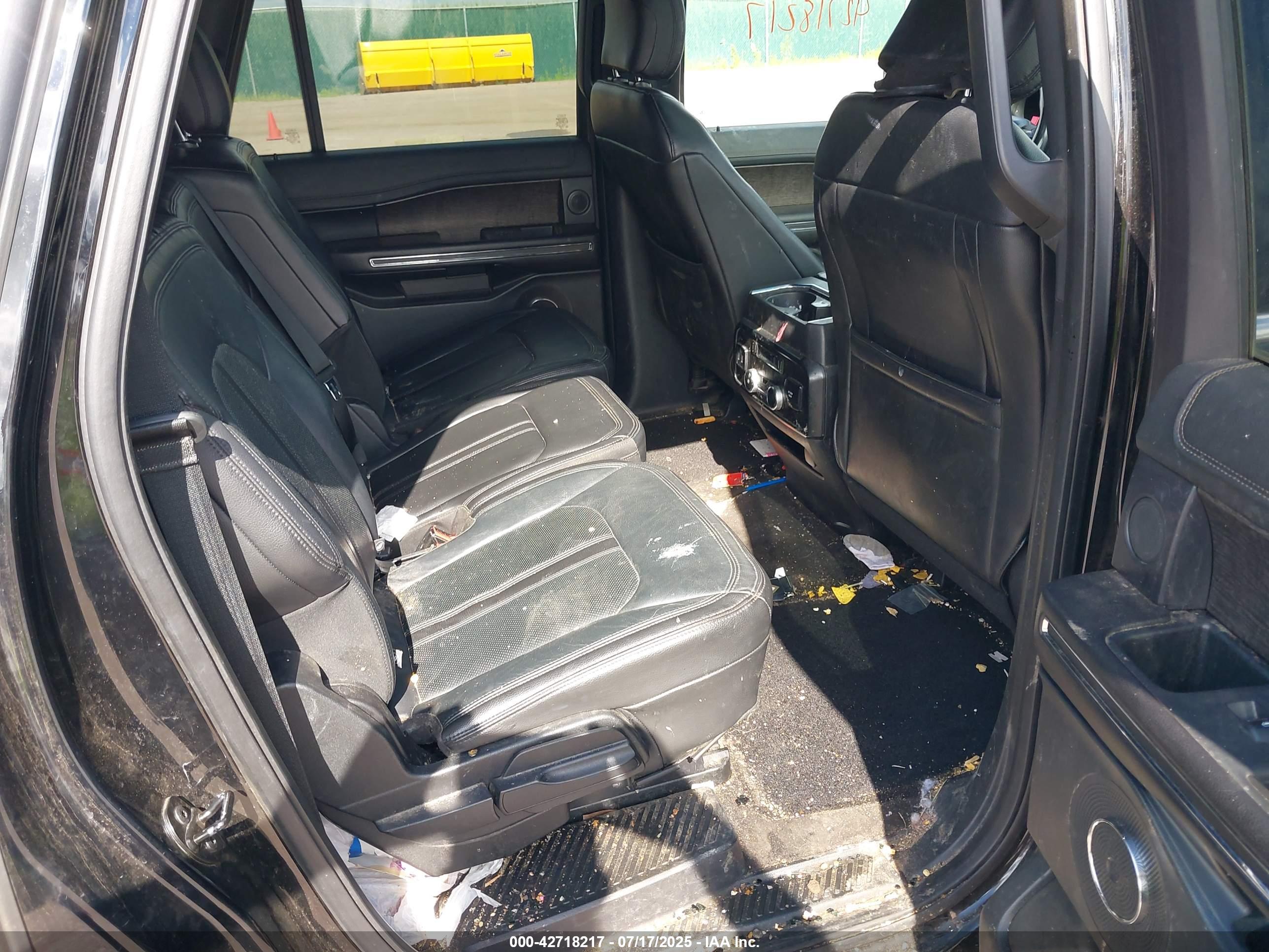 FORD EXPEDITION image 8