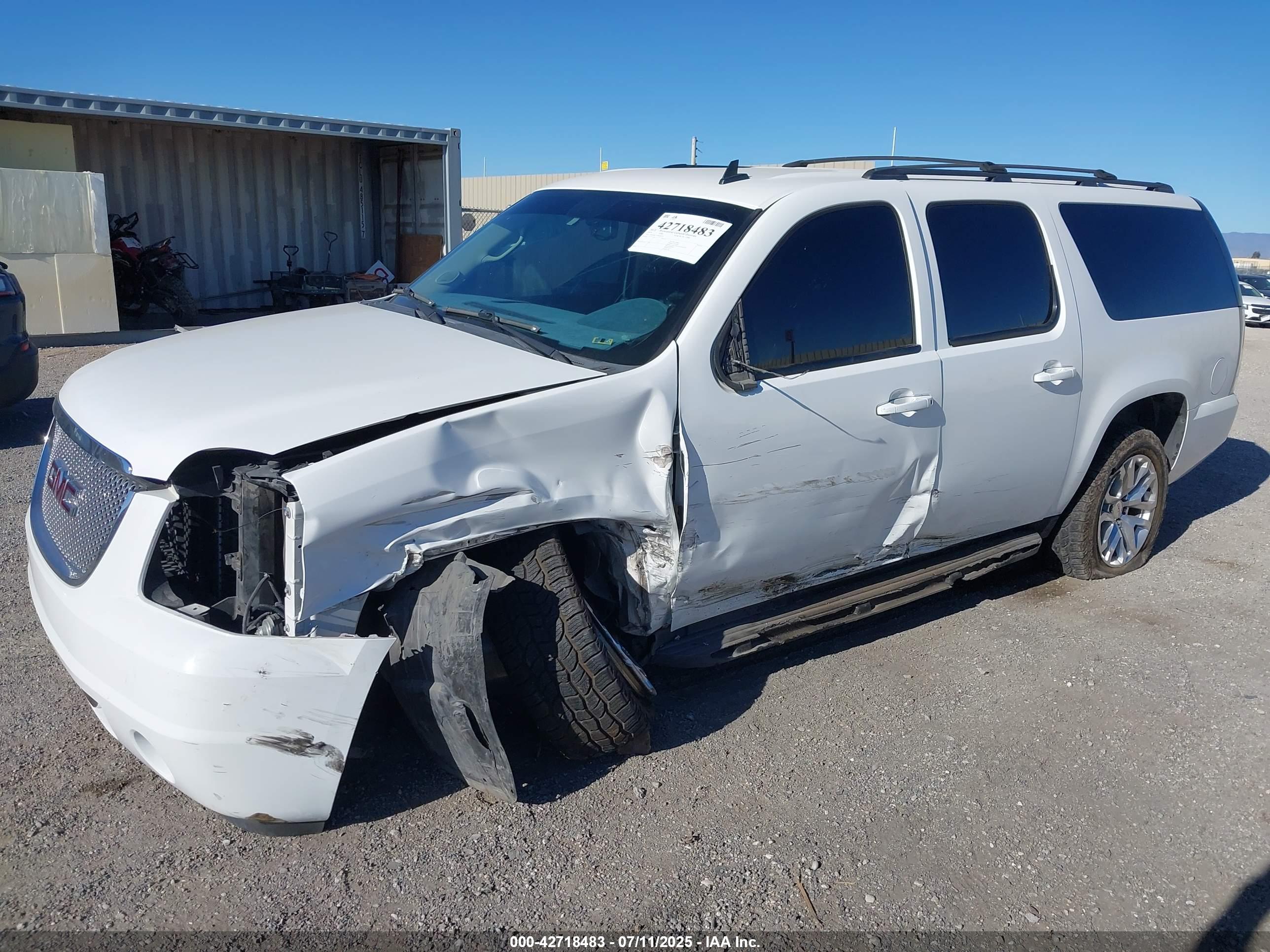 GMC YUKON image 2