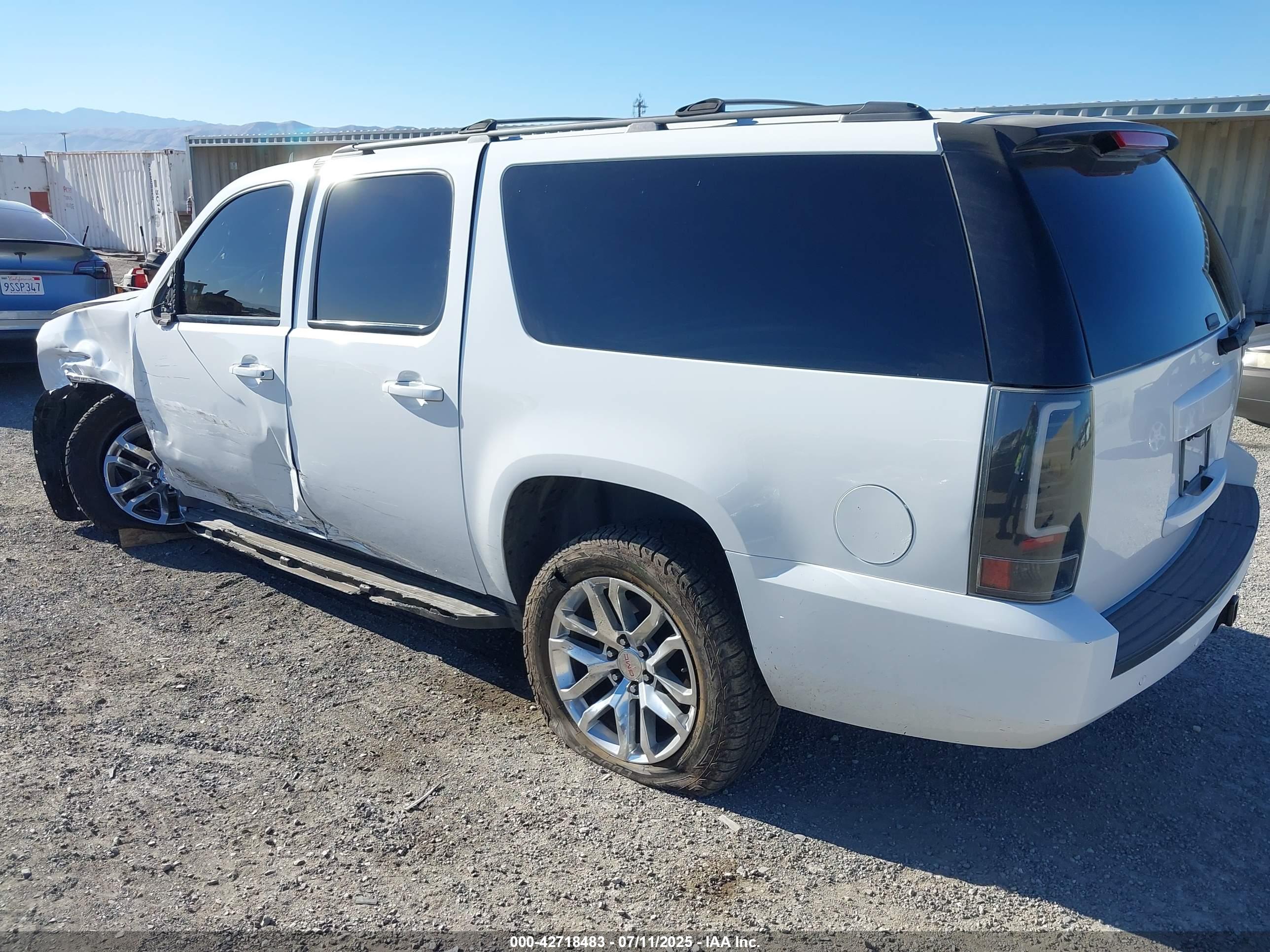 GMC YUKON image 3