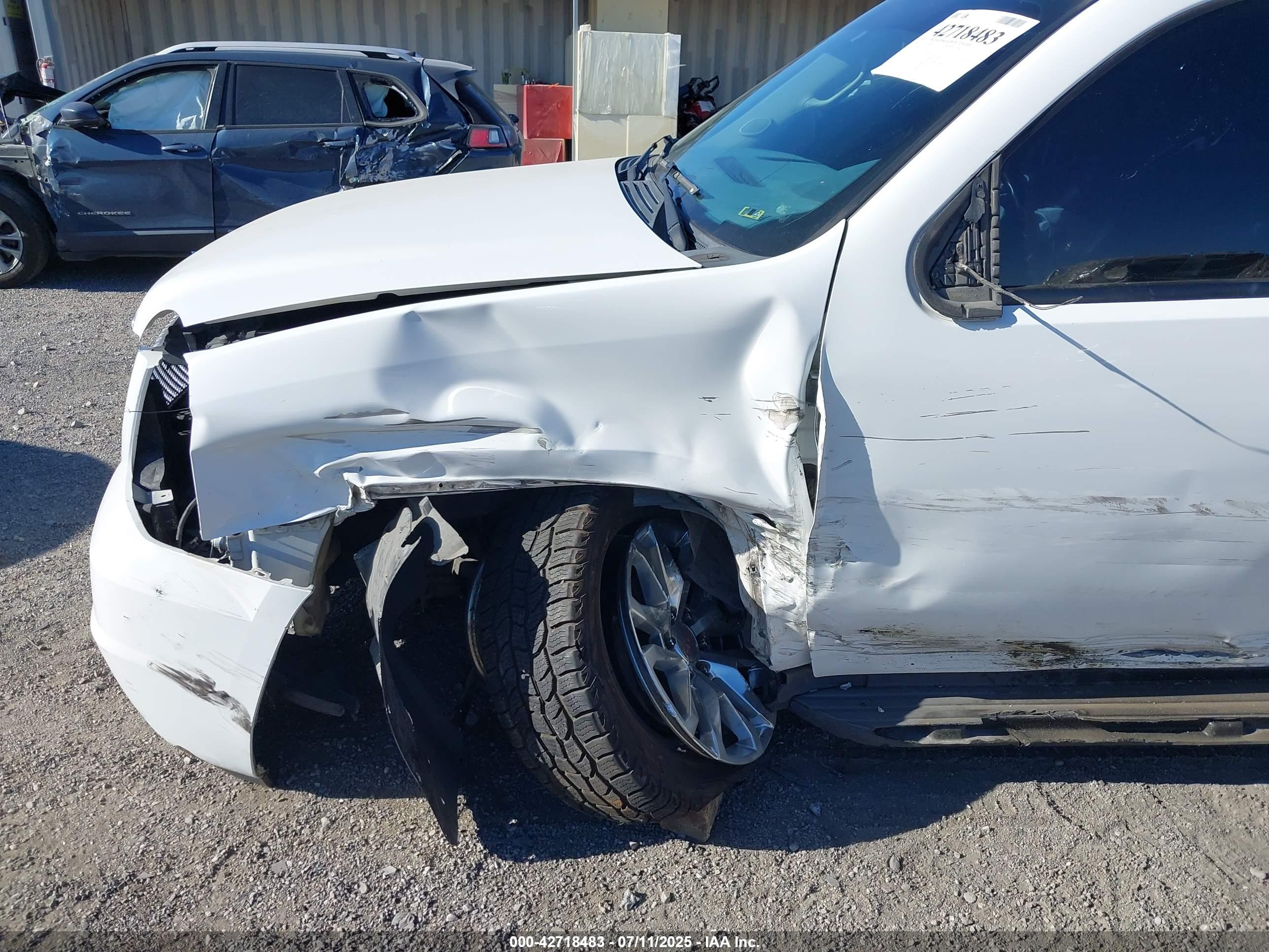 GMC YUKON image 6