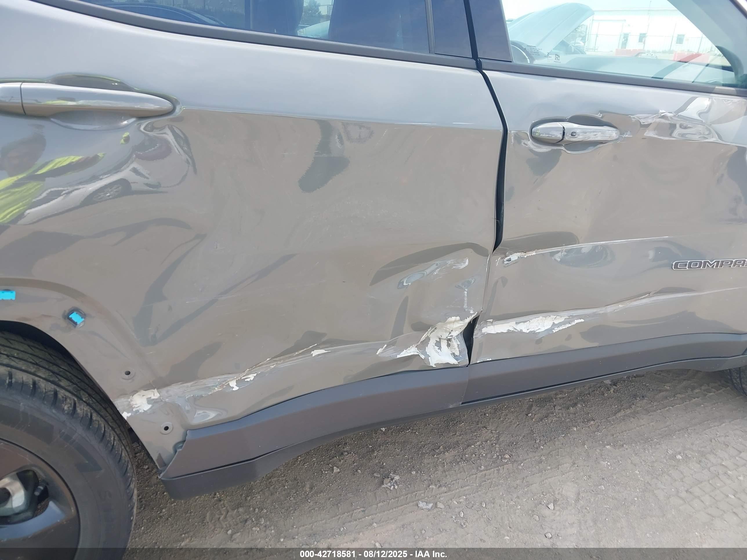 JEEP COMPASS image 6