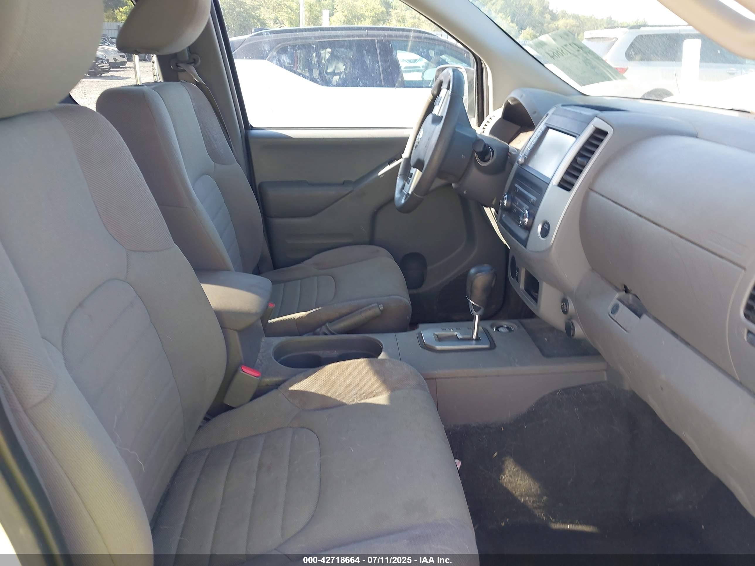 NISSAN FRONTIER image 5