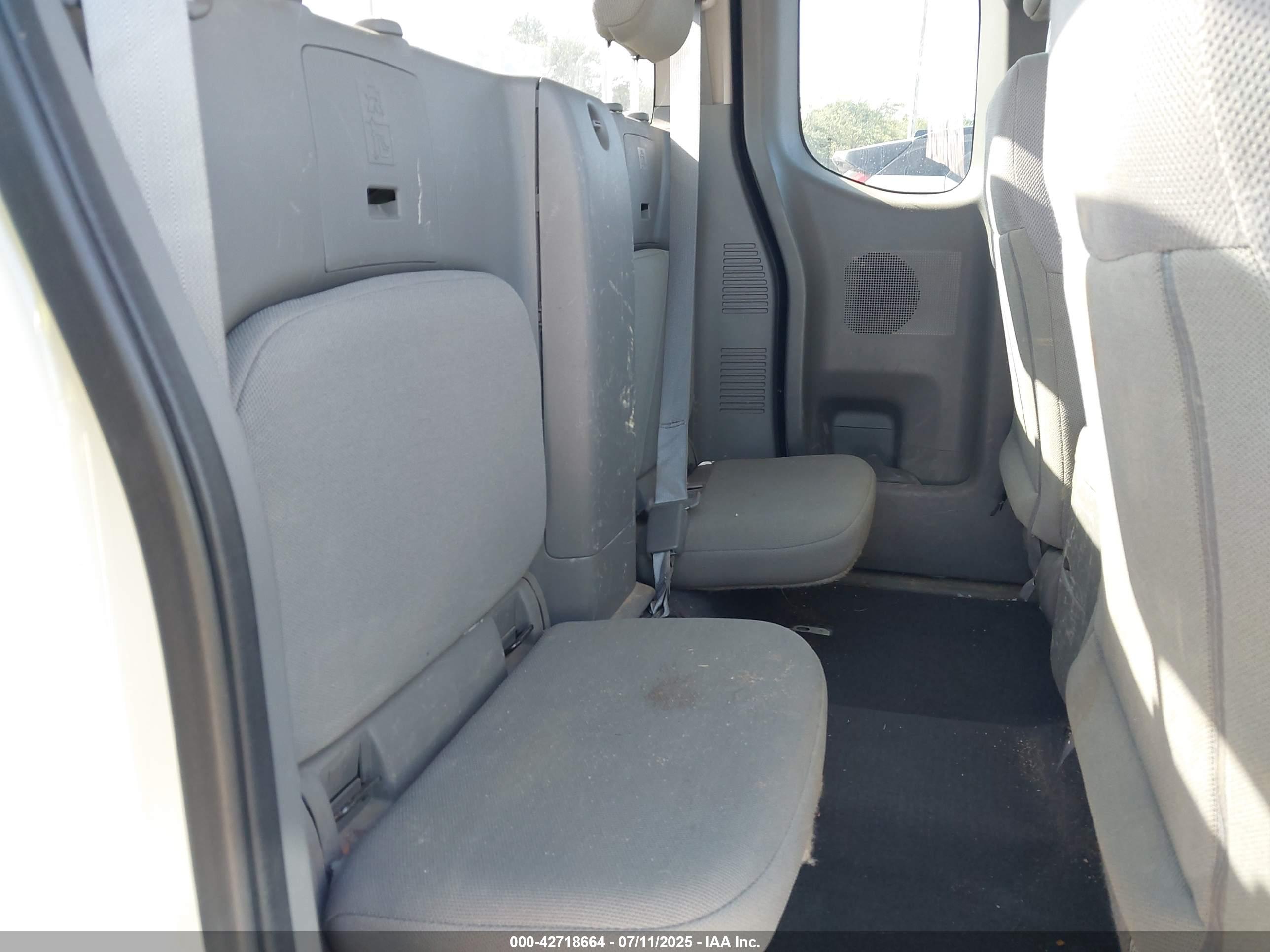 NISSAN FRONTIER image 8