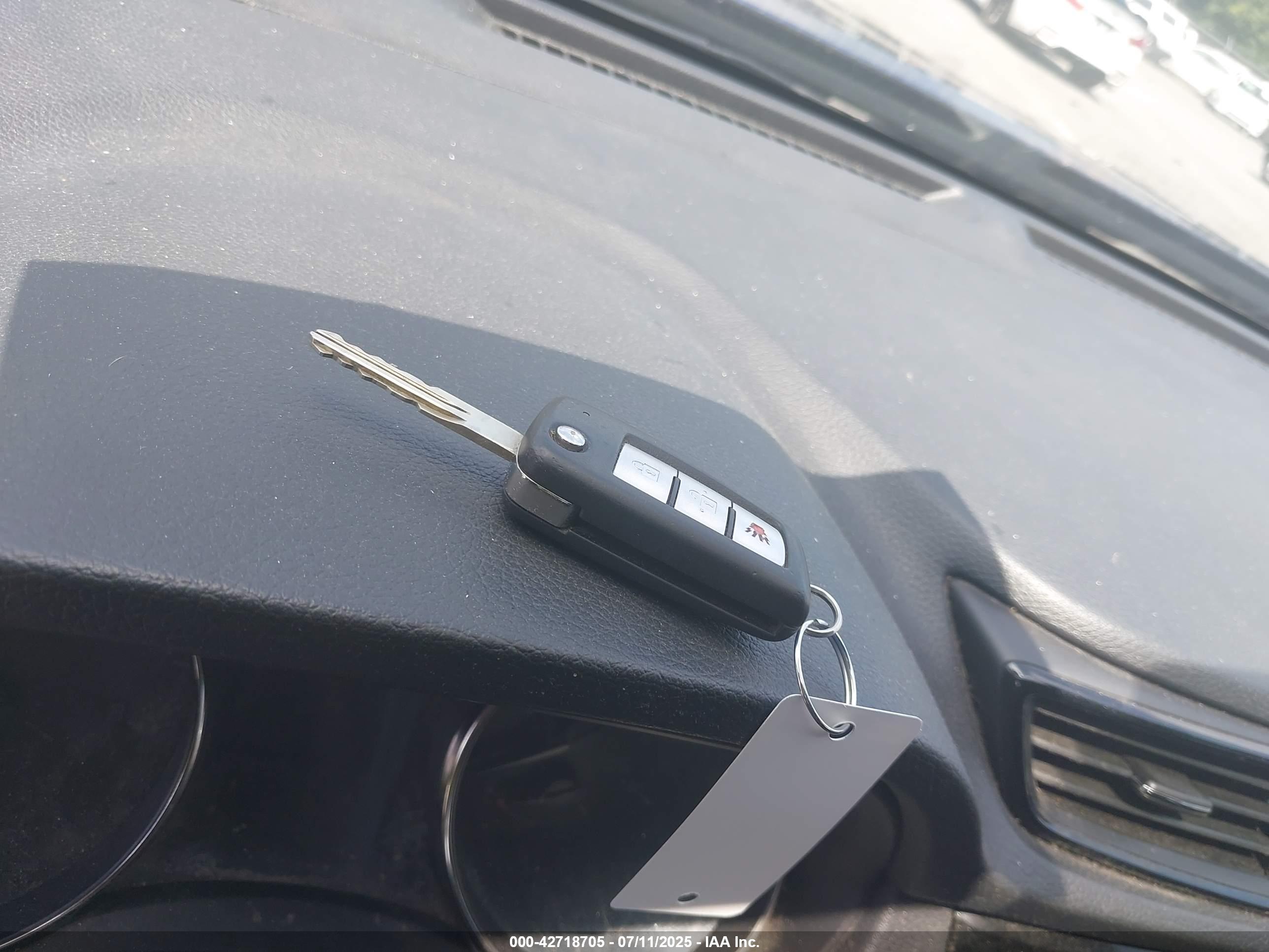 NISSAN ROGUE image 11
