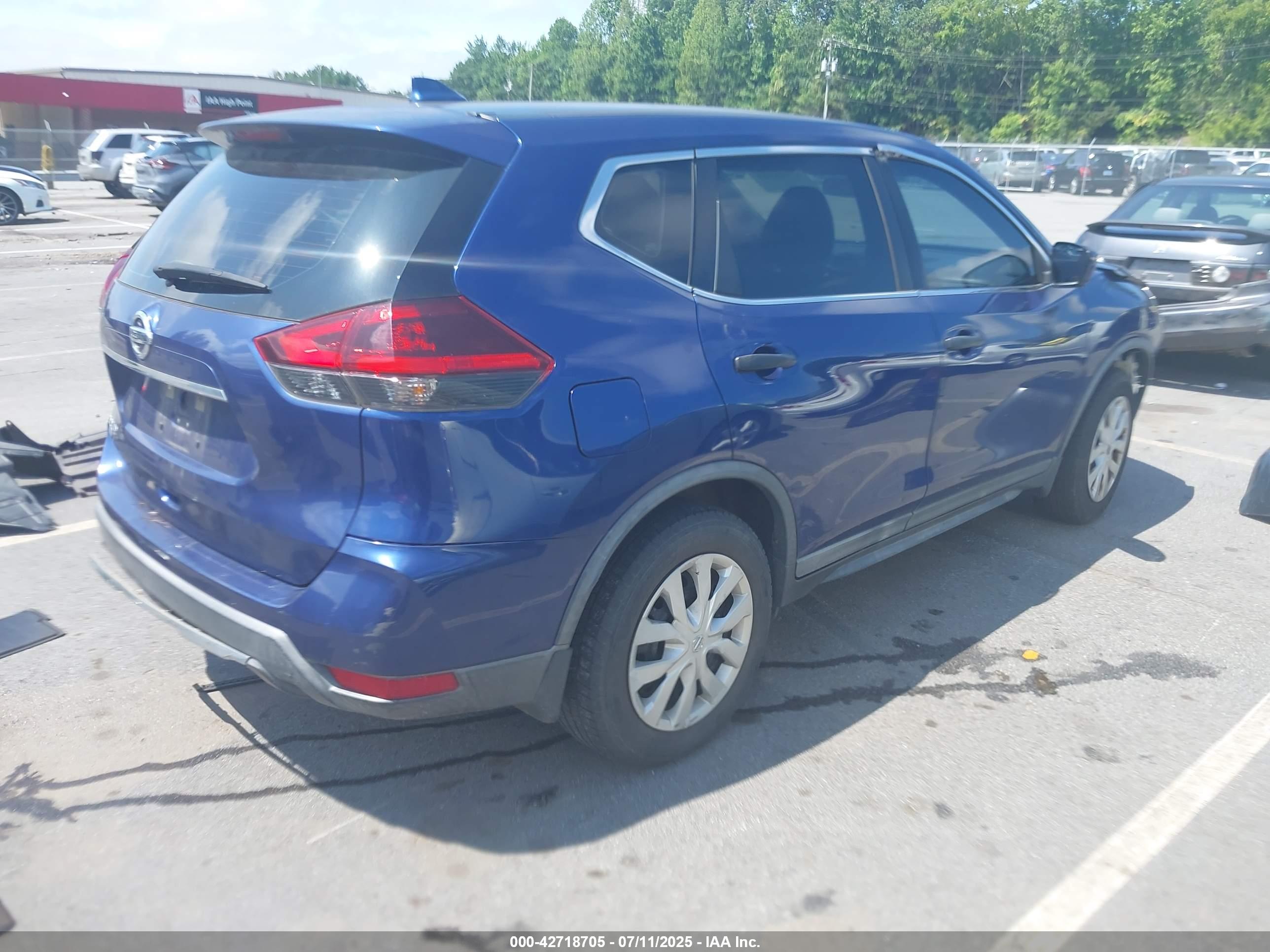 NISSAN ROGUE image 4