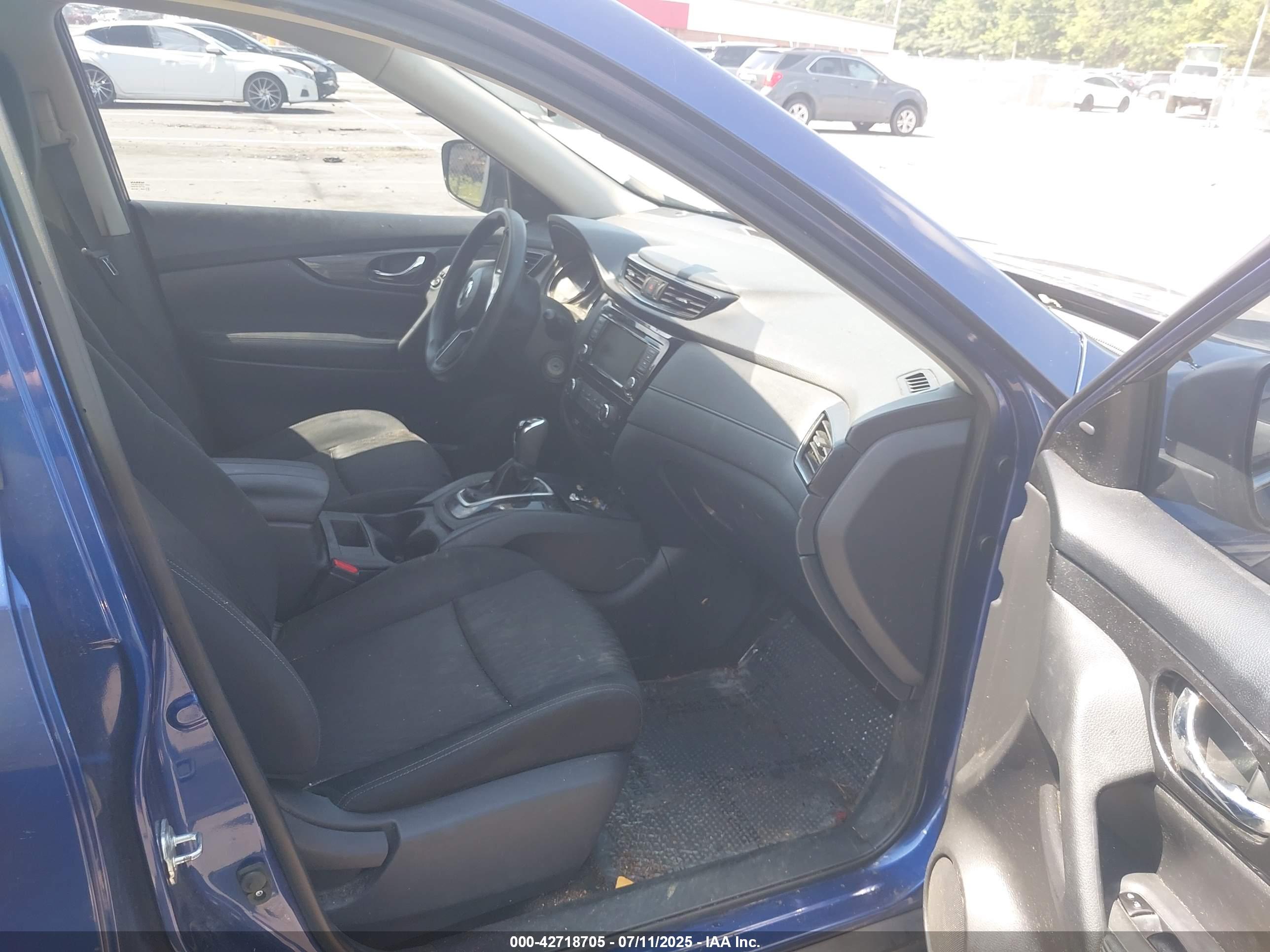 NISSAN ROGUE image 5