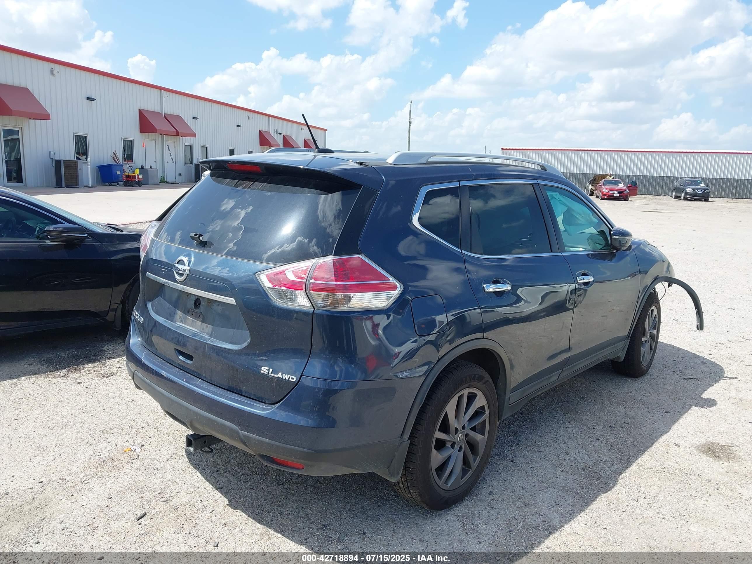 NISSAN ROGUE image 4
