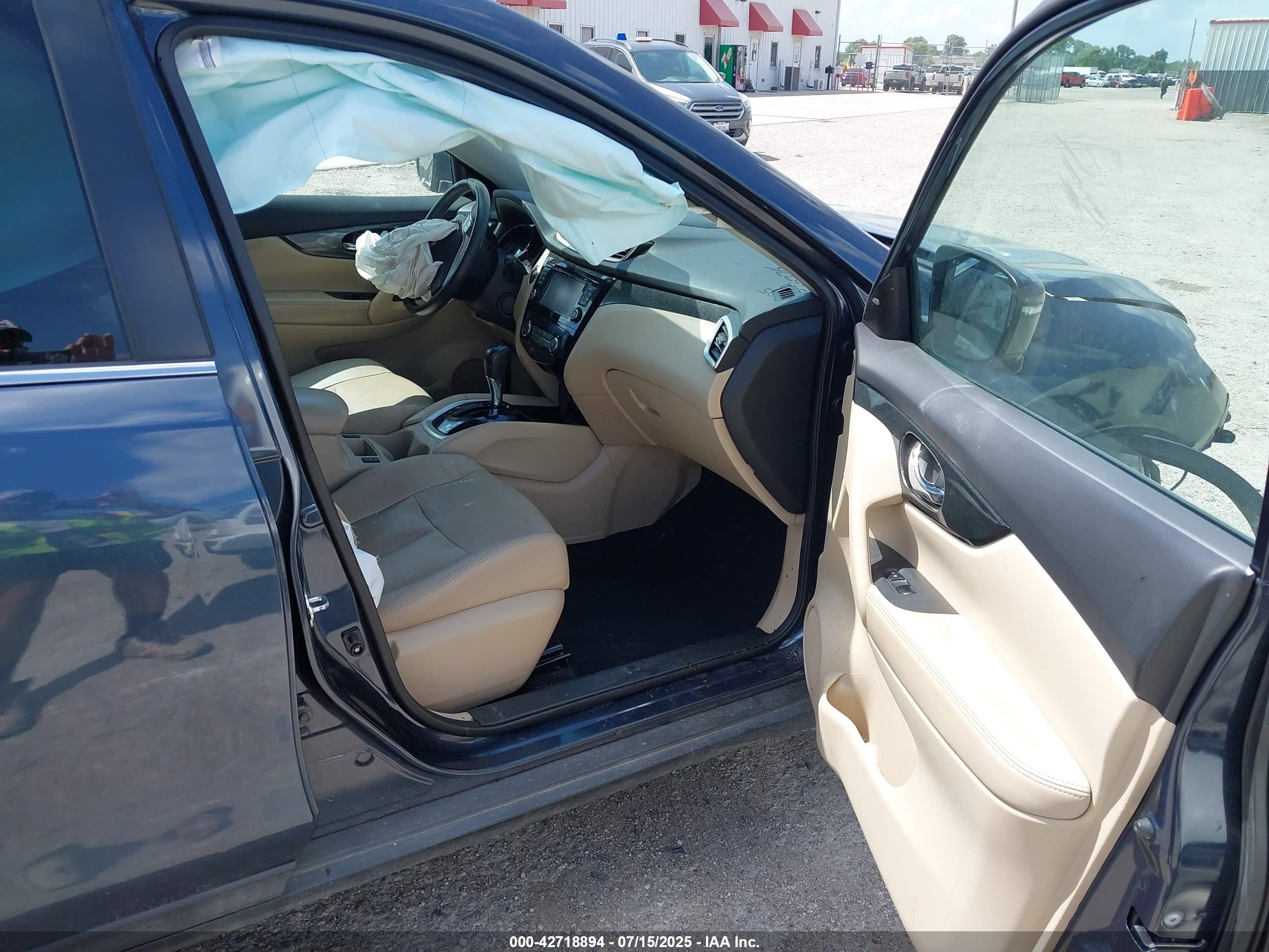 NISSAN ROGUE image 5