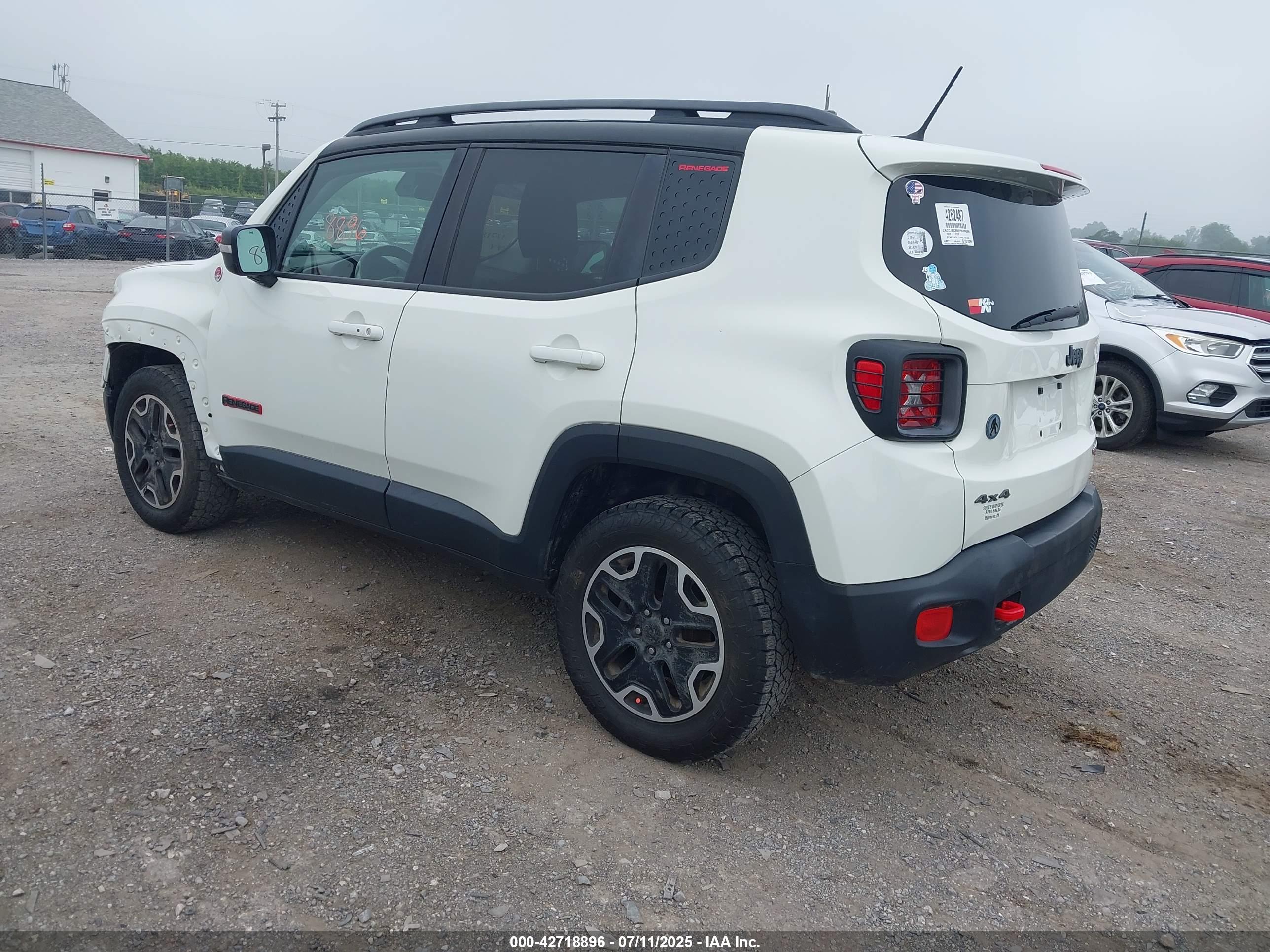 JEEP RENEGADE image 3