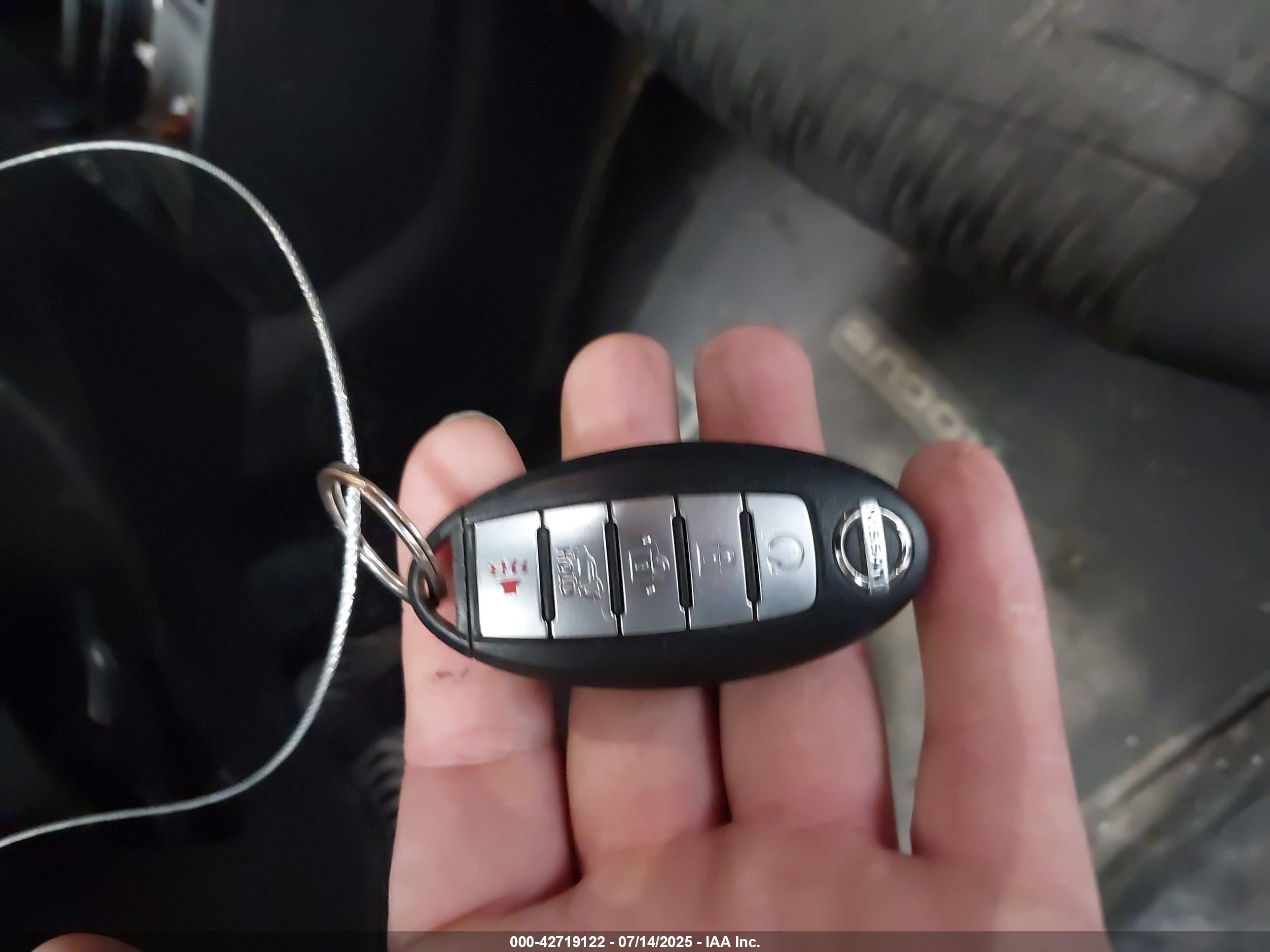 NISSAN ROGUE image 11