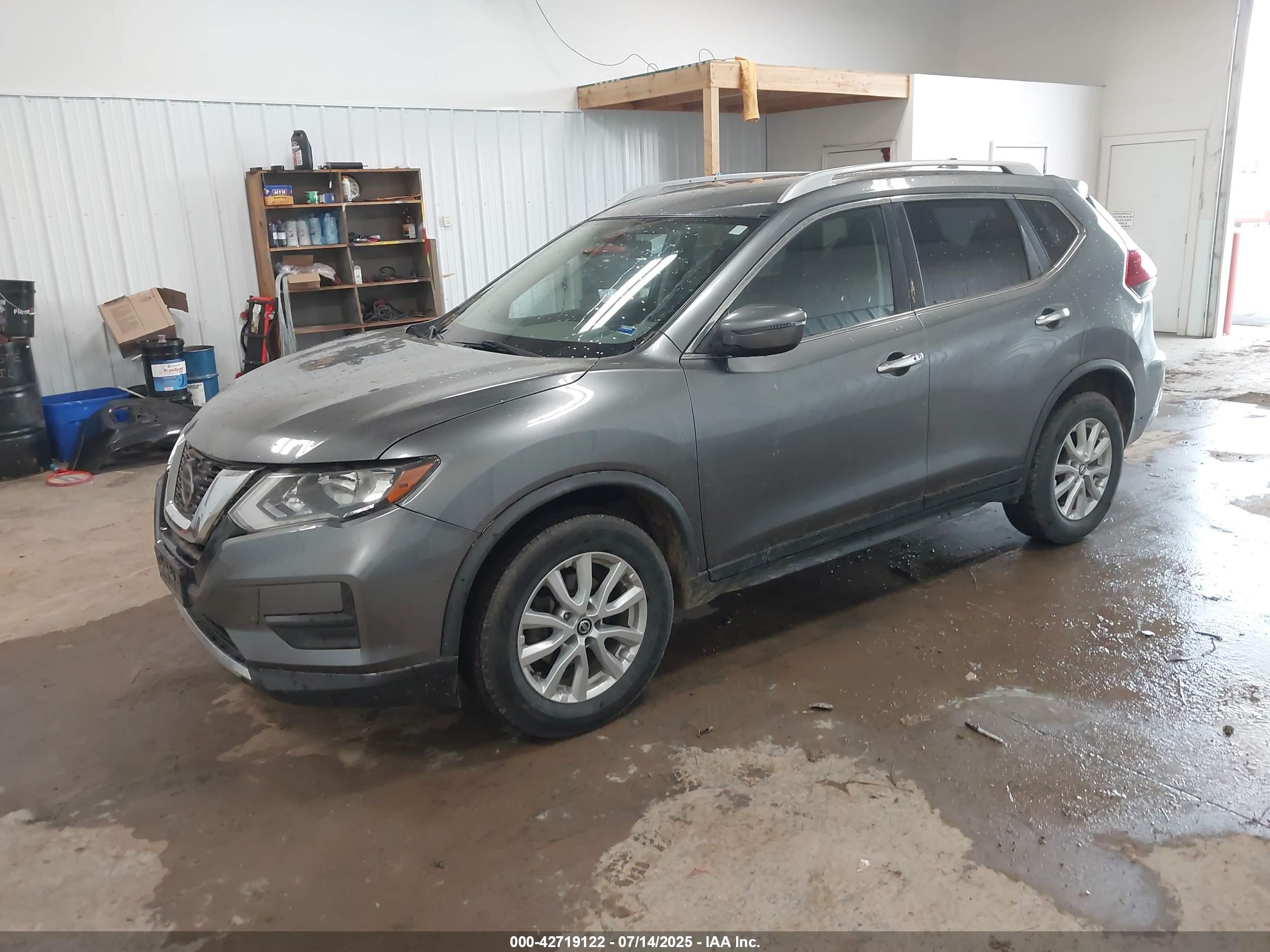 NISSAN ROGUE image 2