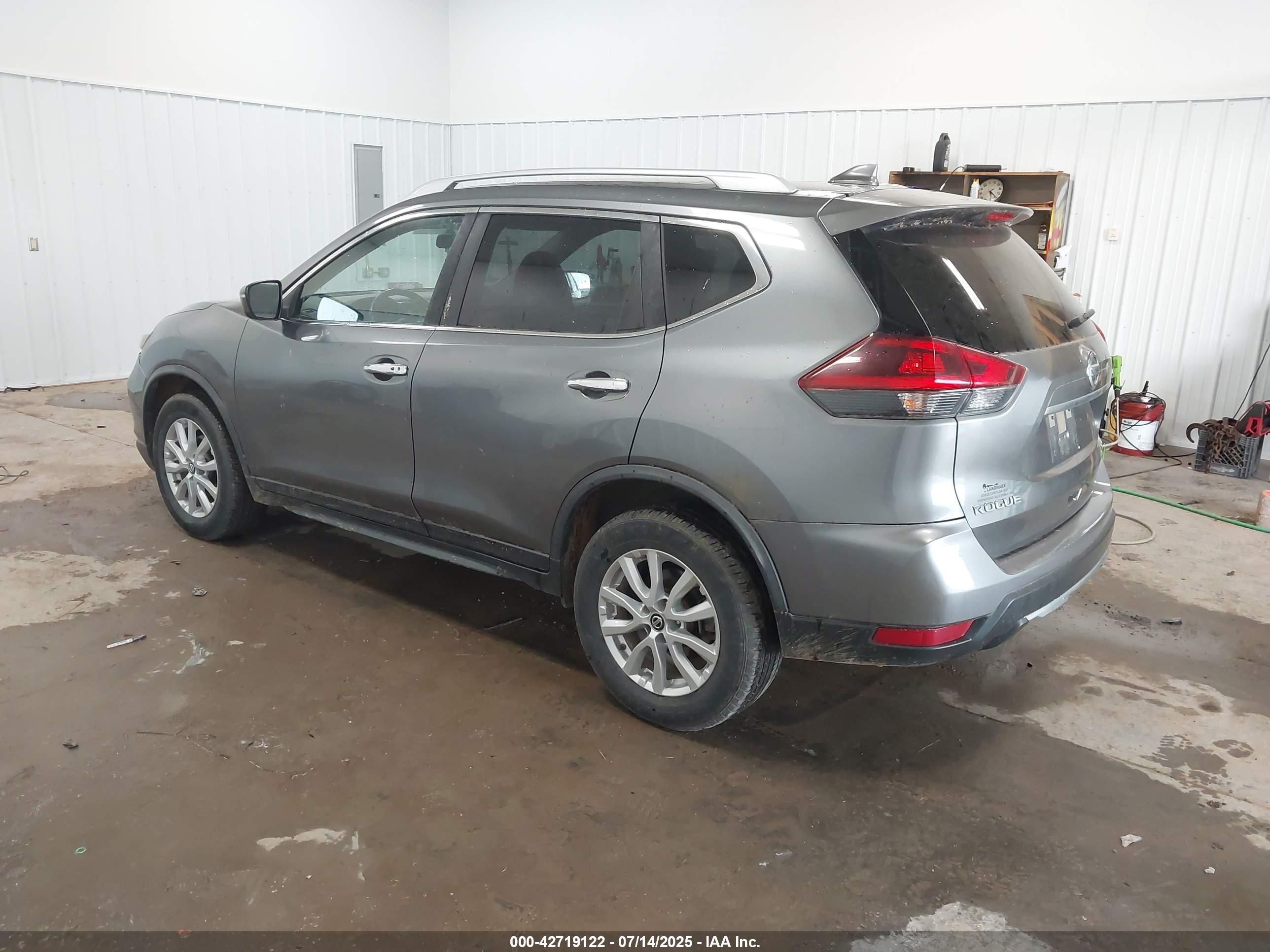 NISSAN ROGUE image 3
