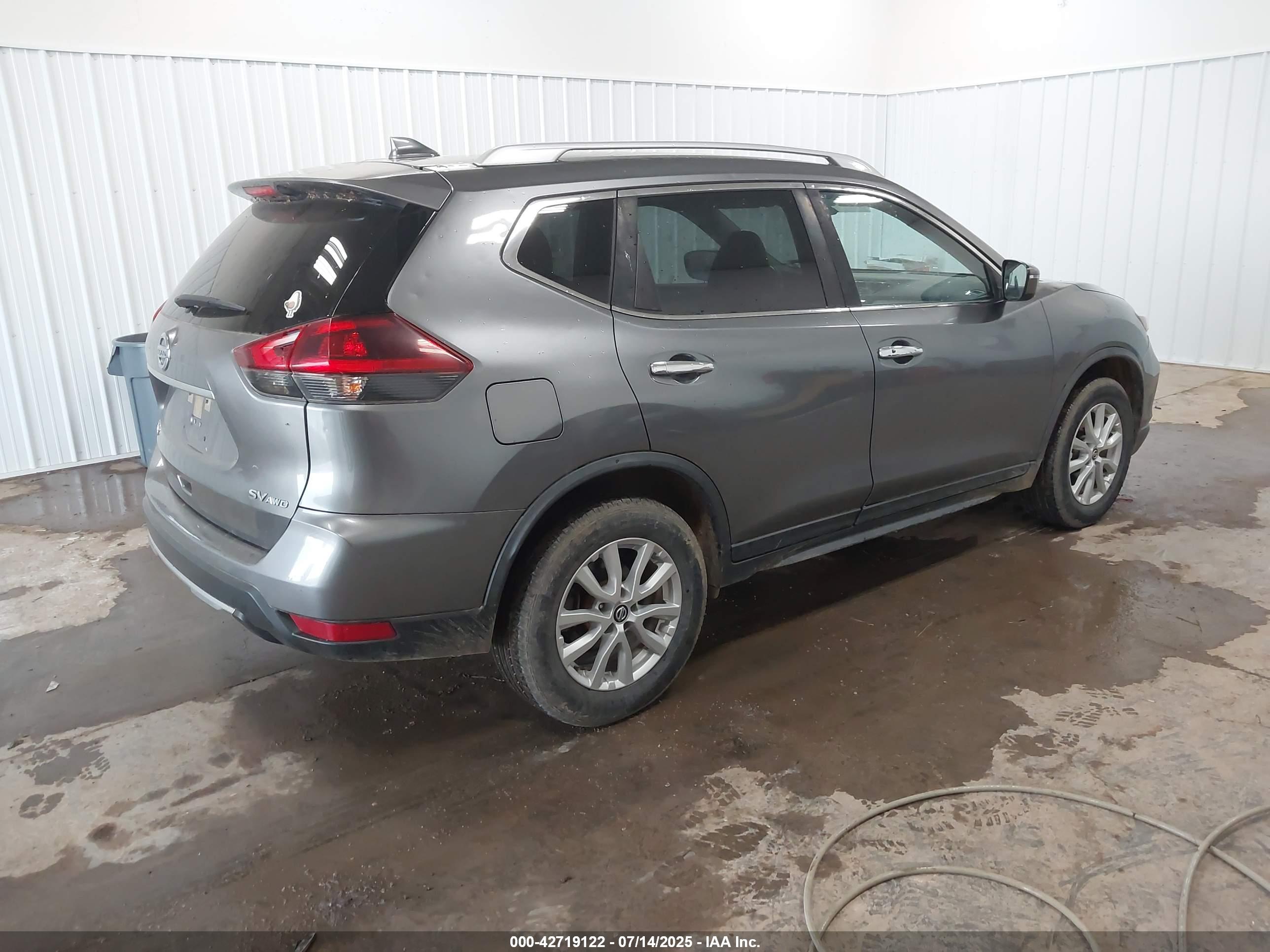 NISSAN ROGUE image 4