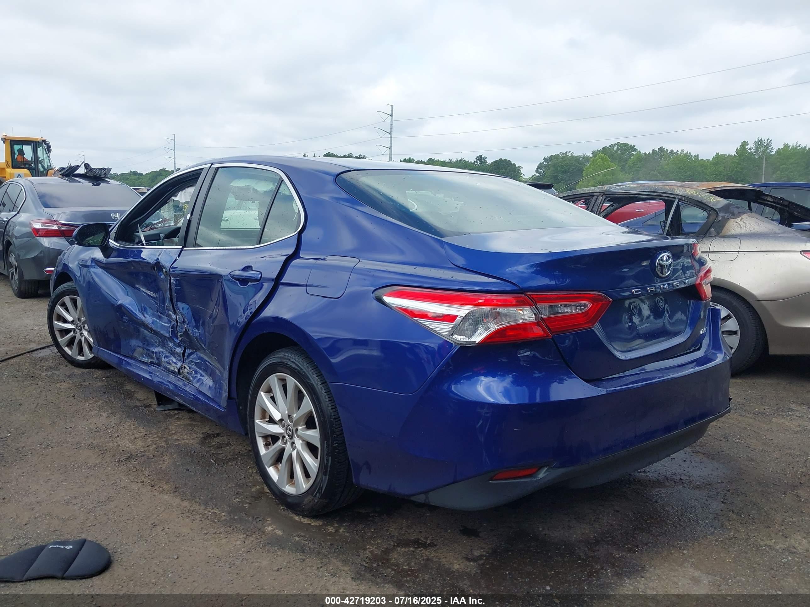 TOYOTA CAMRY image 3
