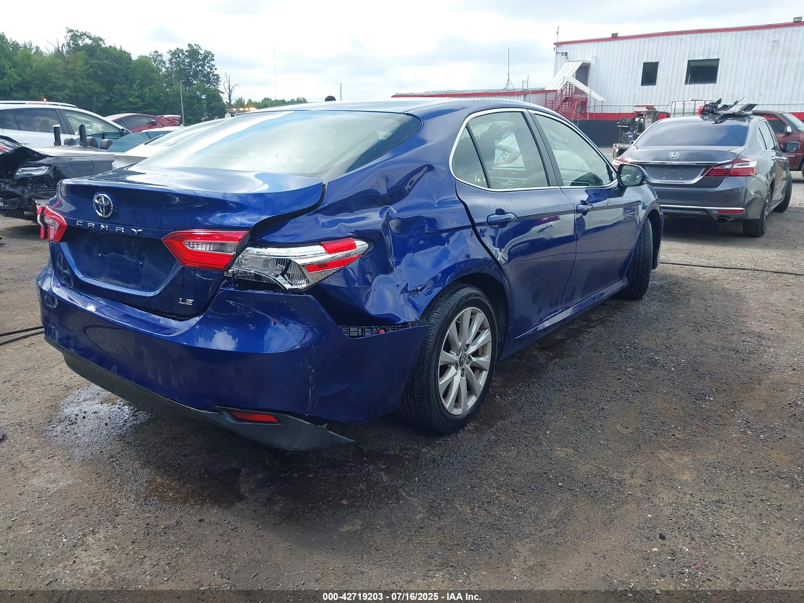 TOYOTA CAMRY image 4