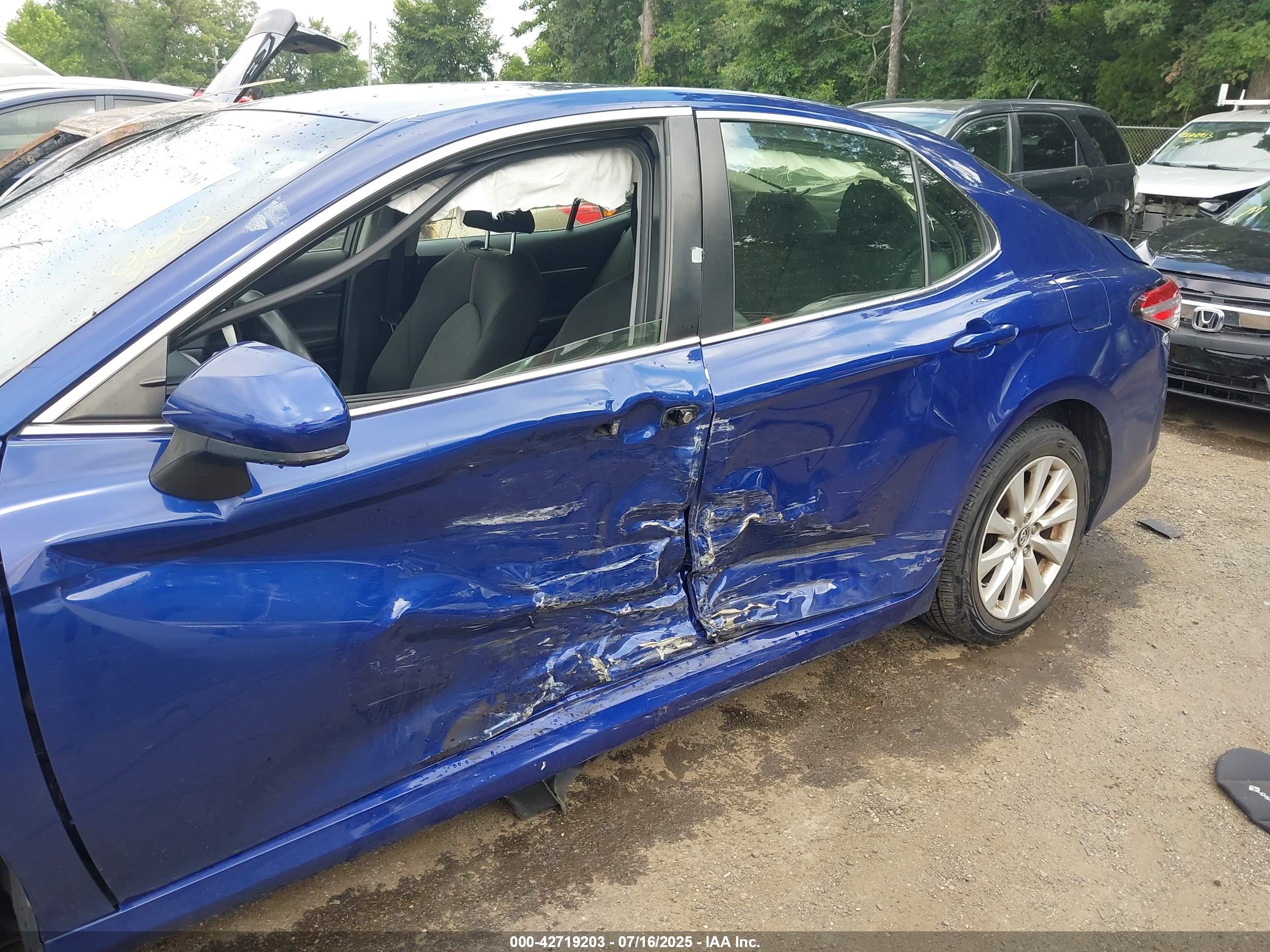 TOYOTA CAMRY image 6