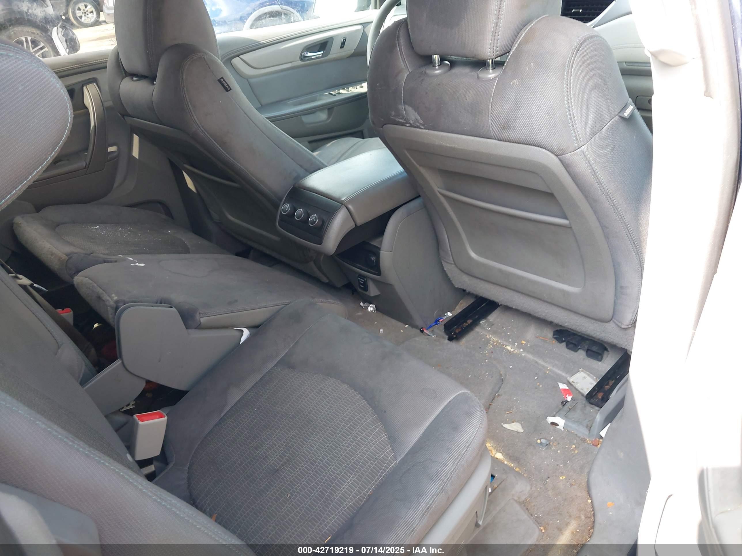 CHEVROLET TRAVERSE image 8