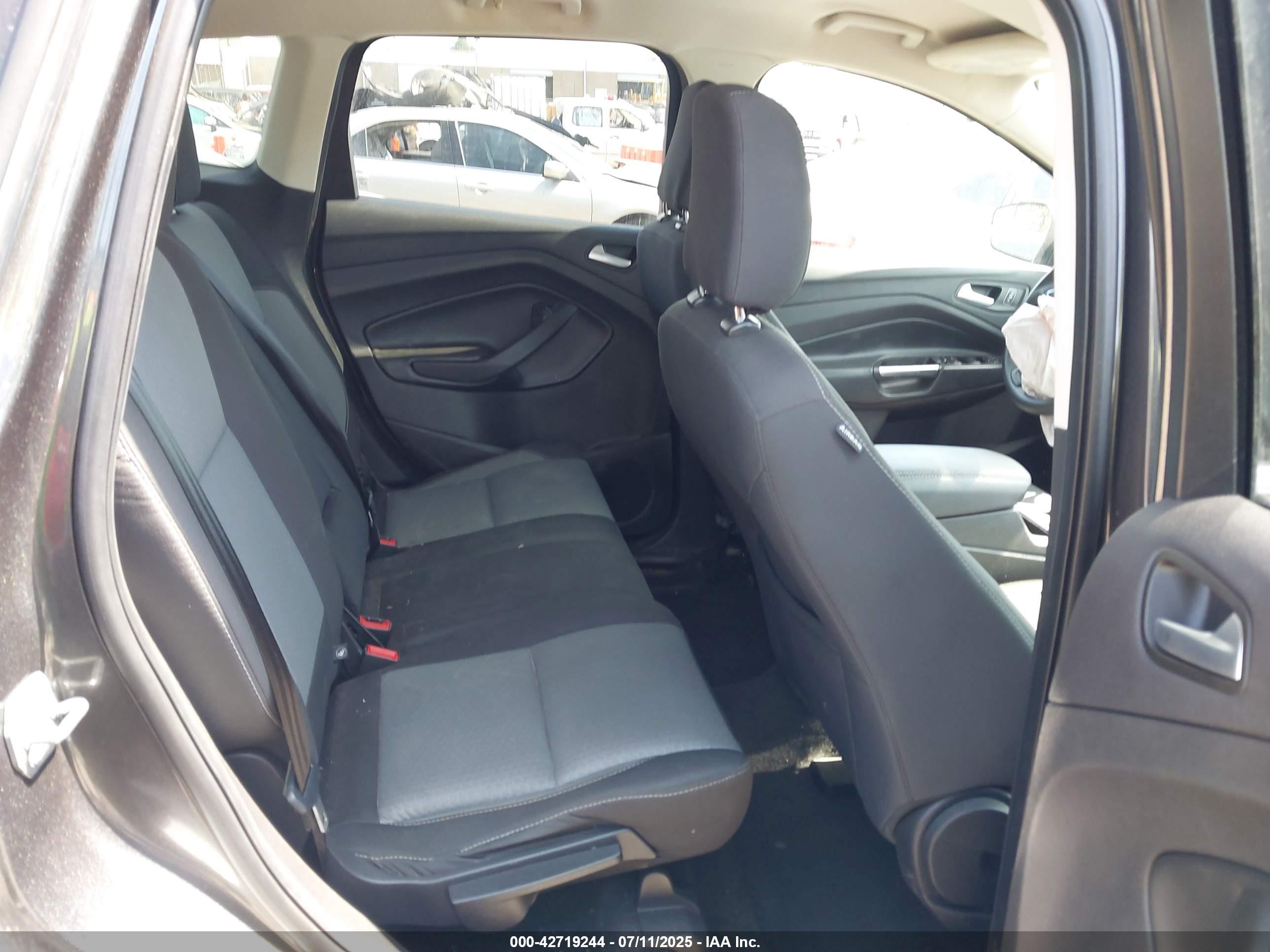 FORD ESCAPE image 8