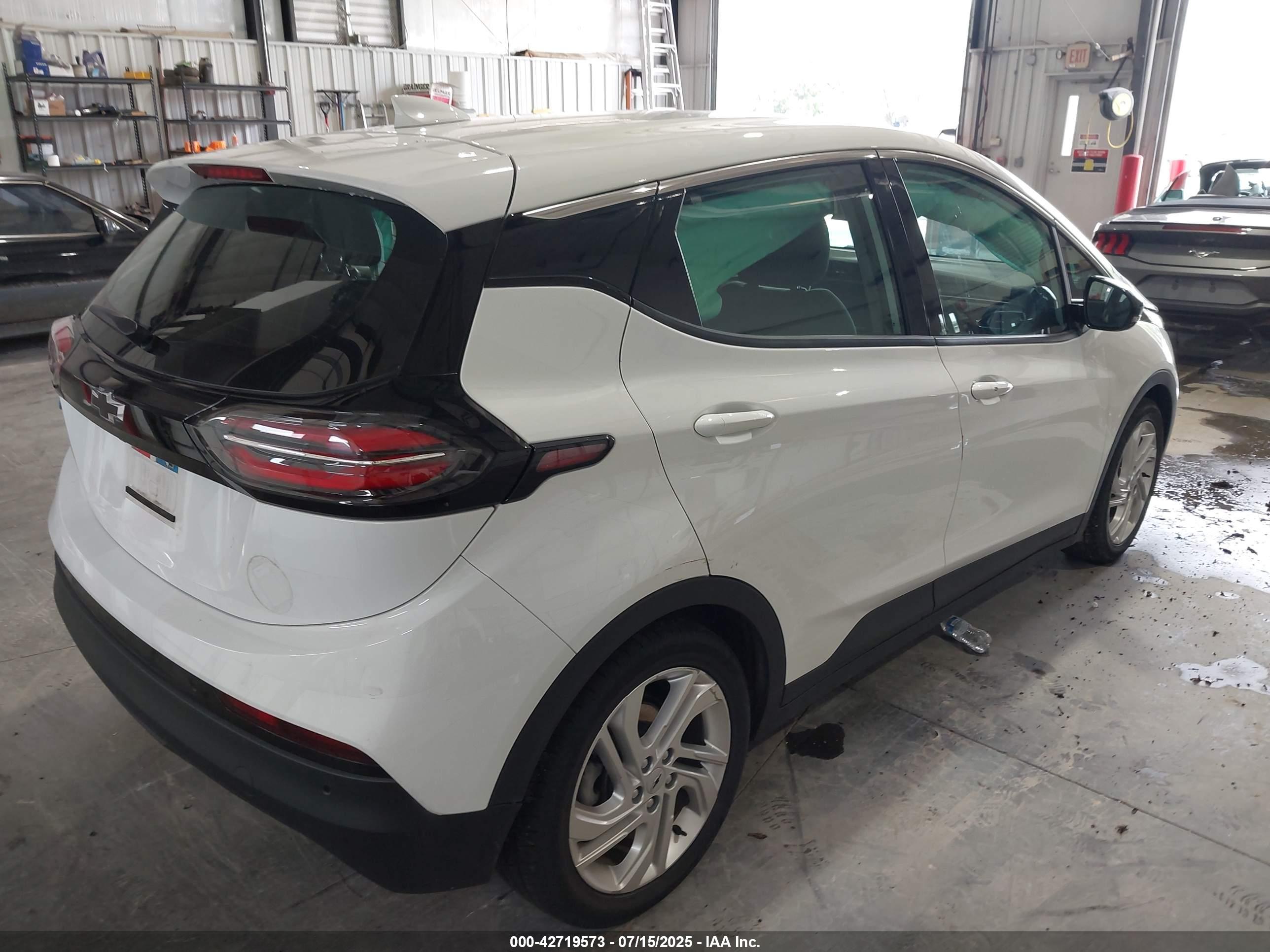 CHEVROLET BOLT image 4