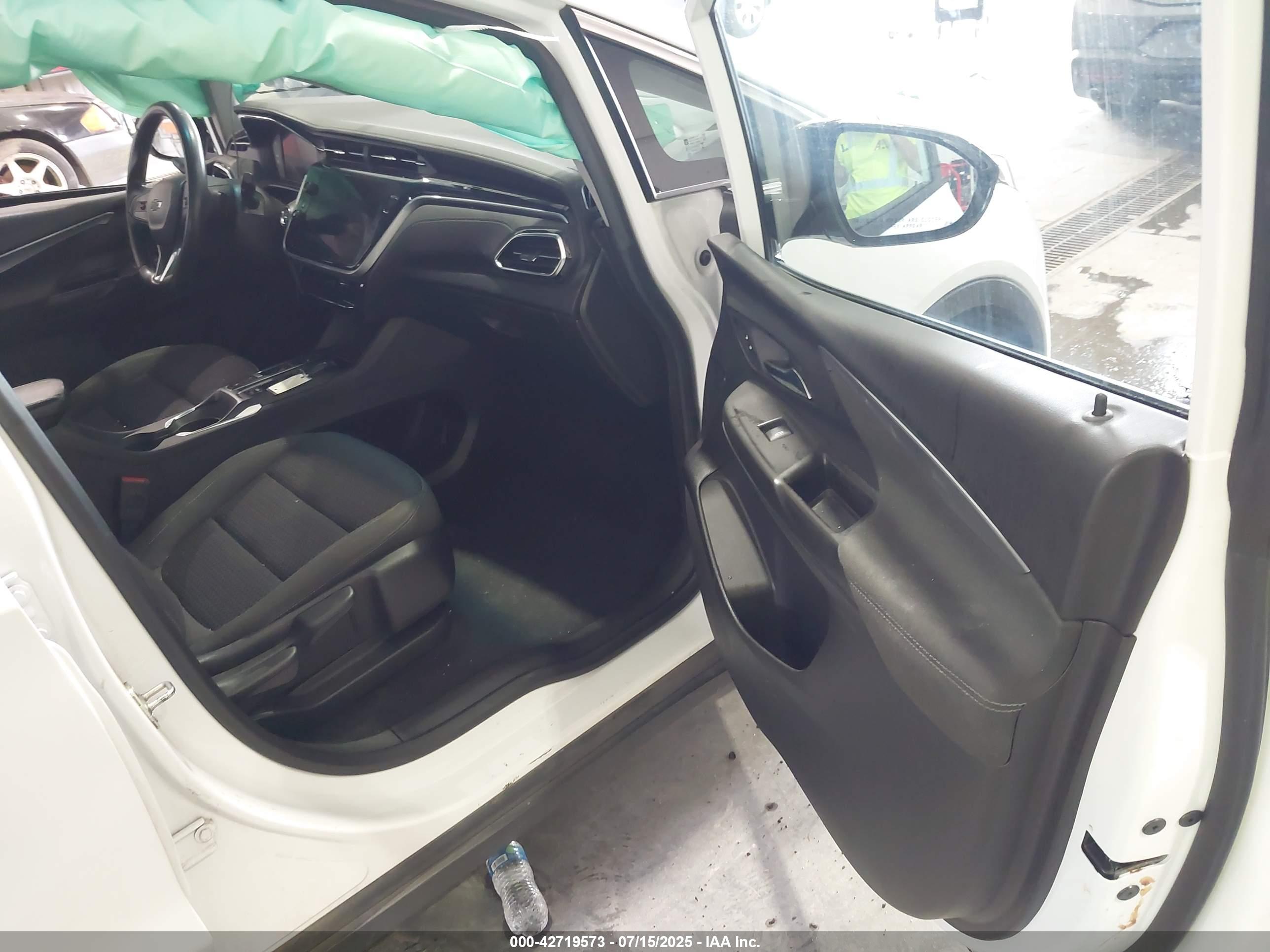 CHEVROLET BOLT image 5