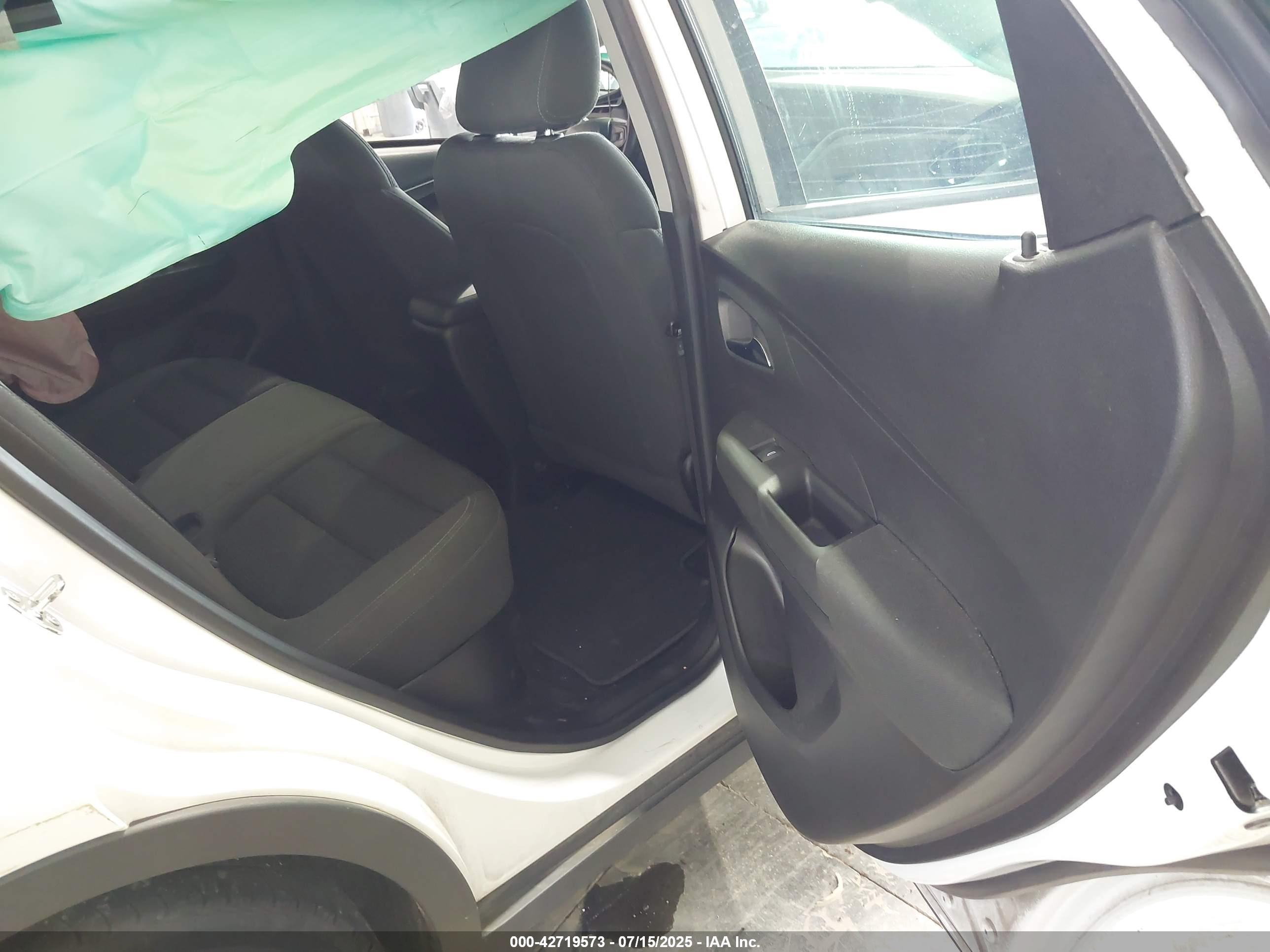 CHEVROLET BOLT image 8