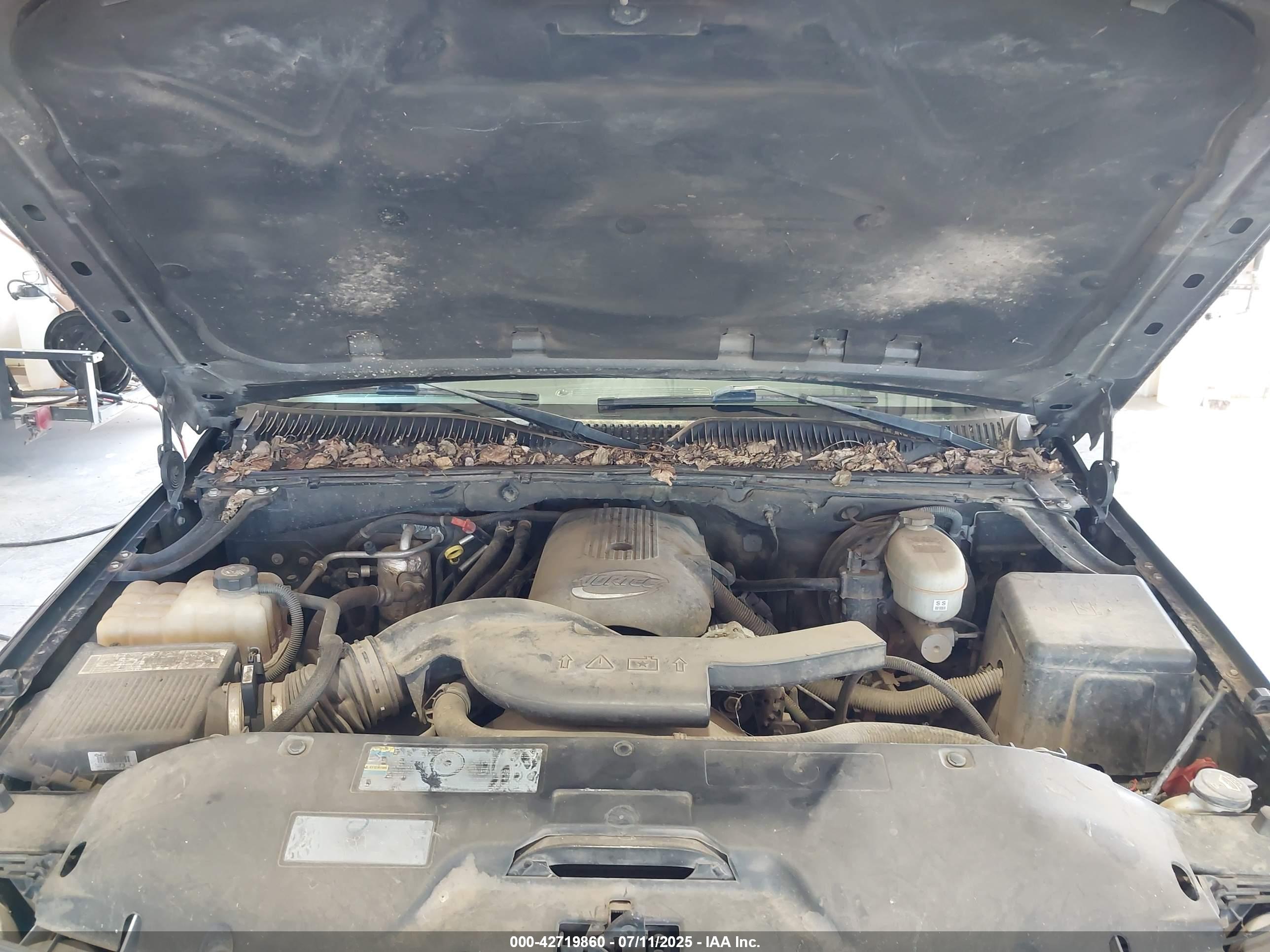 CHEVROLET SUBURBAN image 10