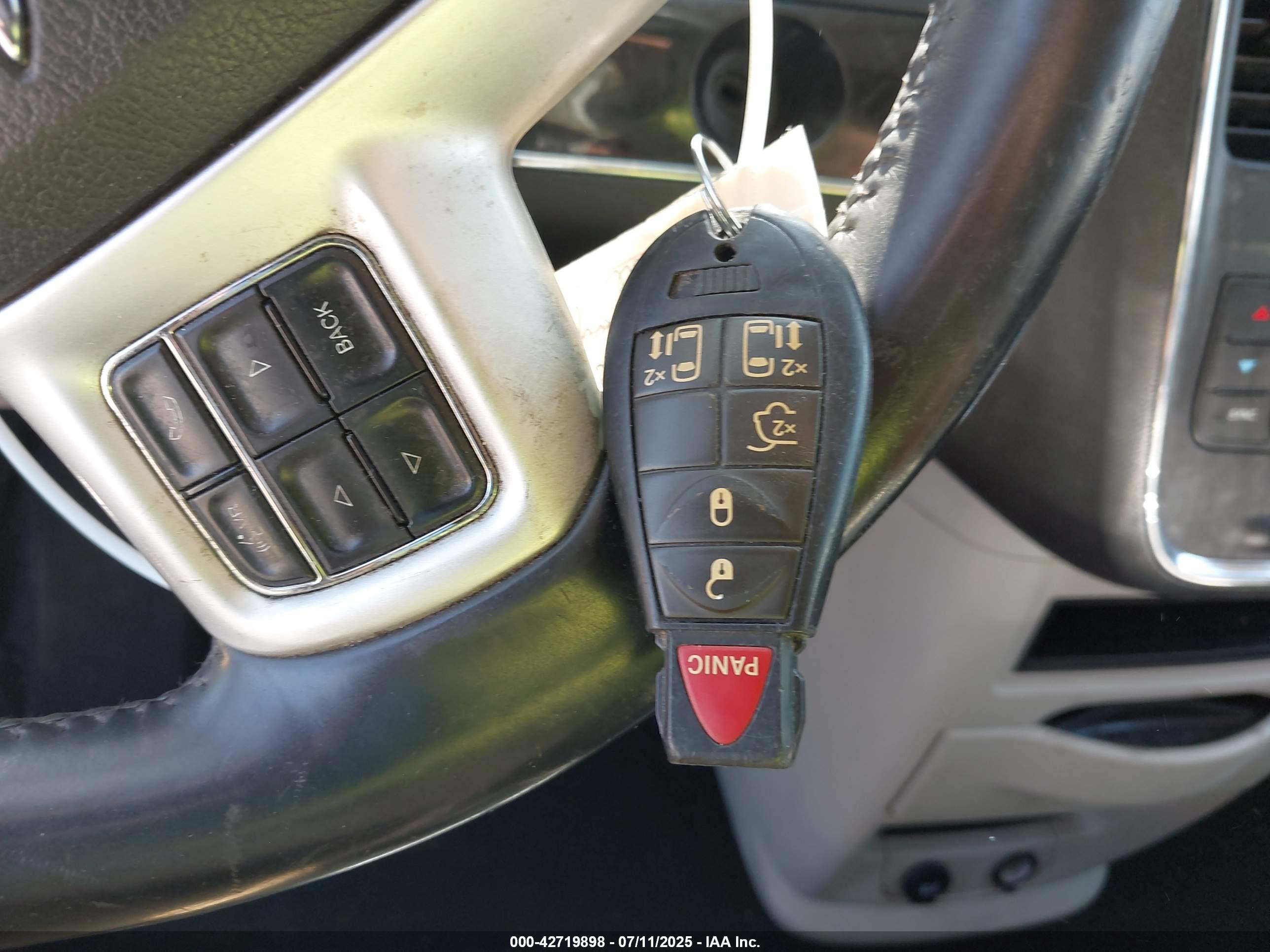 CHRYSLER TOWN image 11