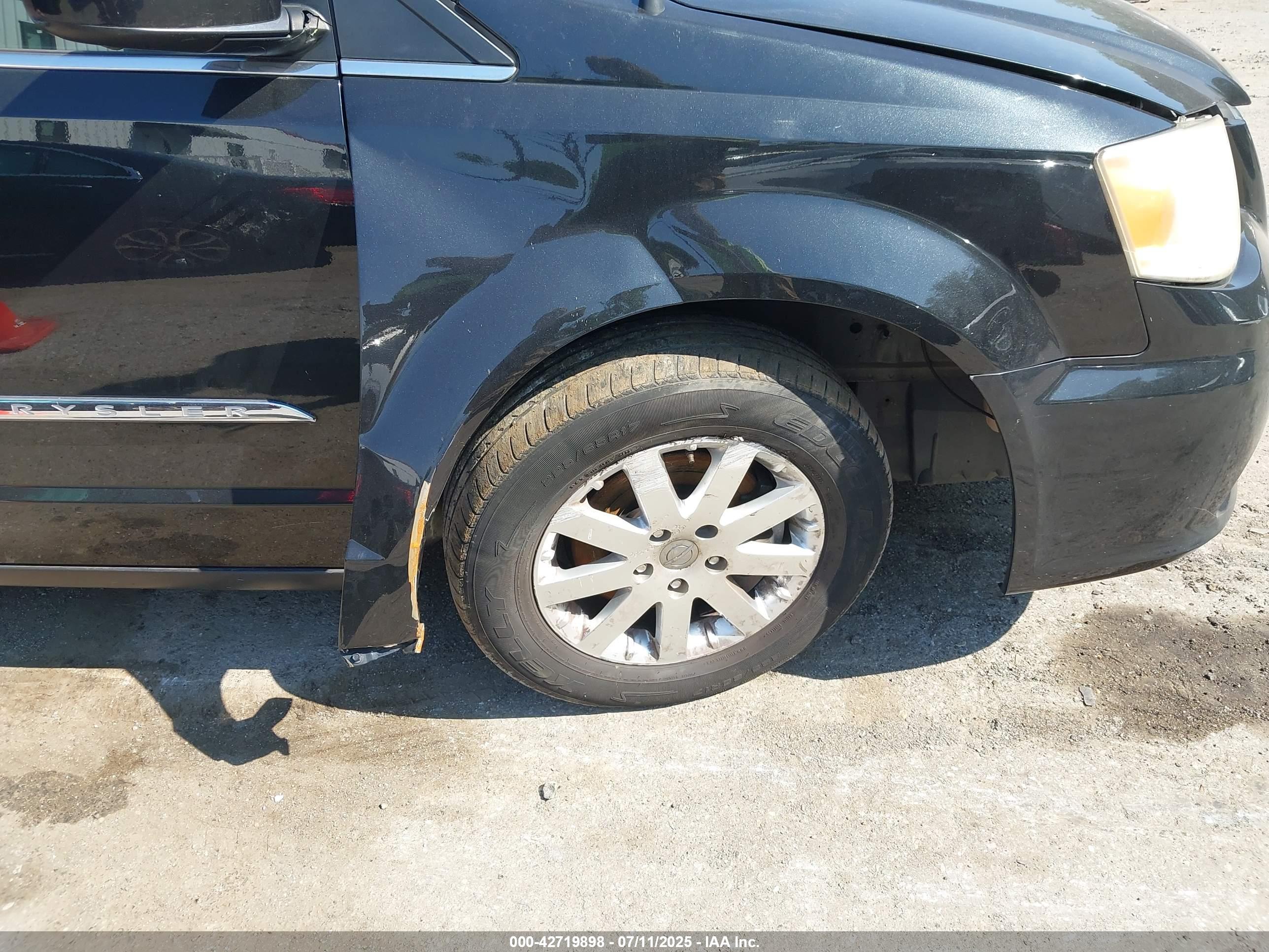 CHRYSLER TOWN image 6