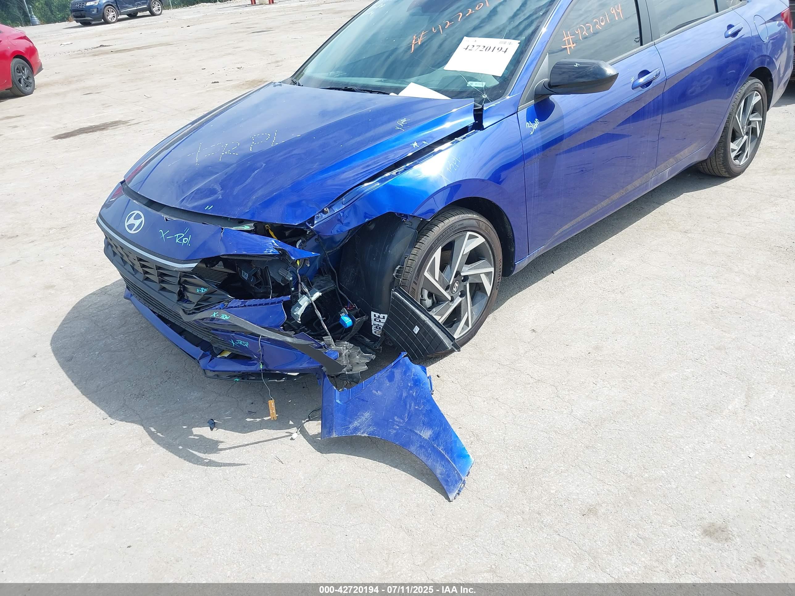 HYUNDAI ELANTRA image 6