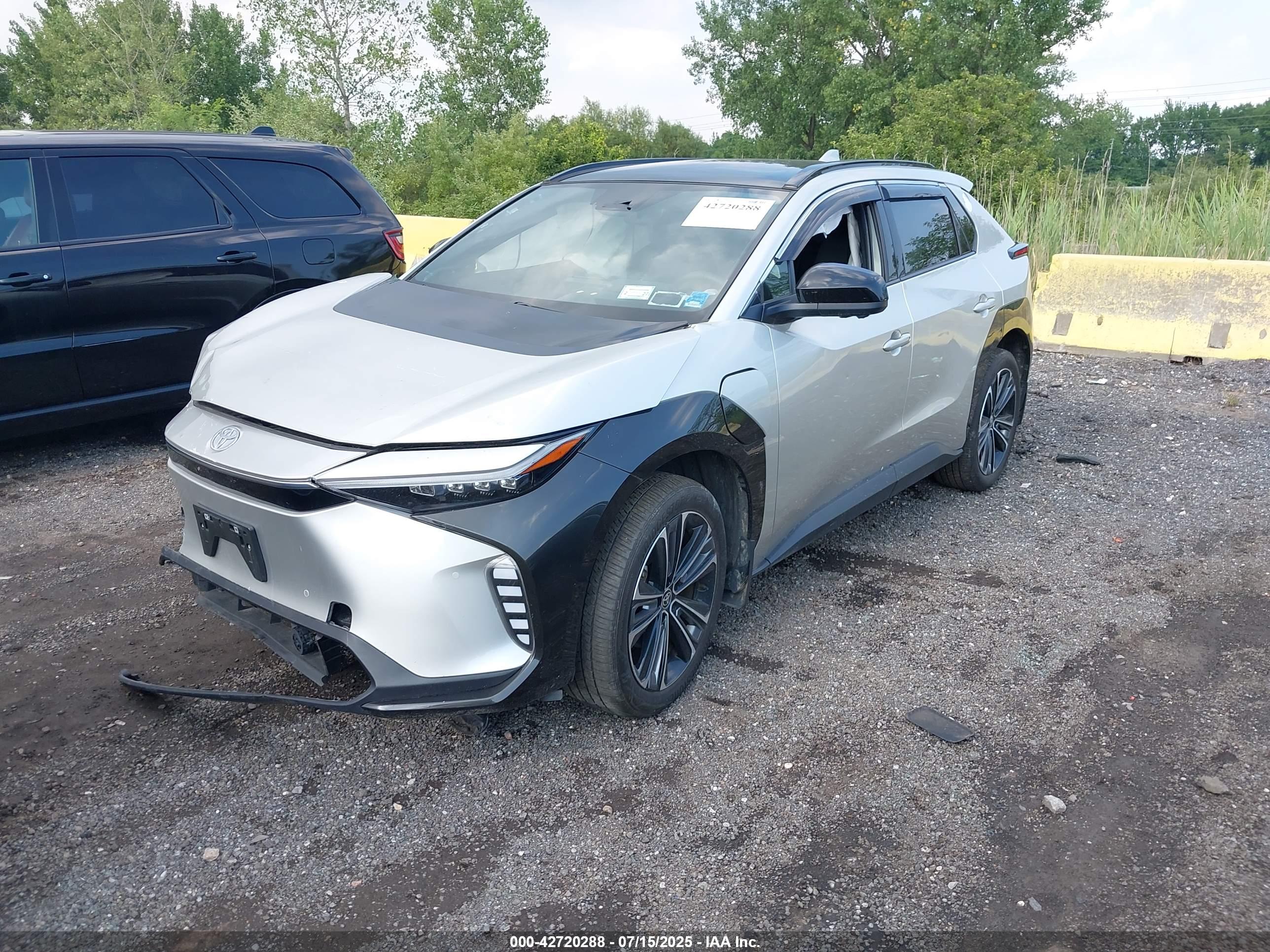TOYOTA BZ4X image 2