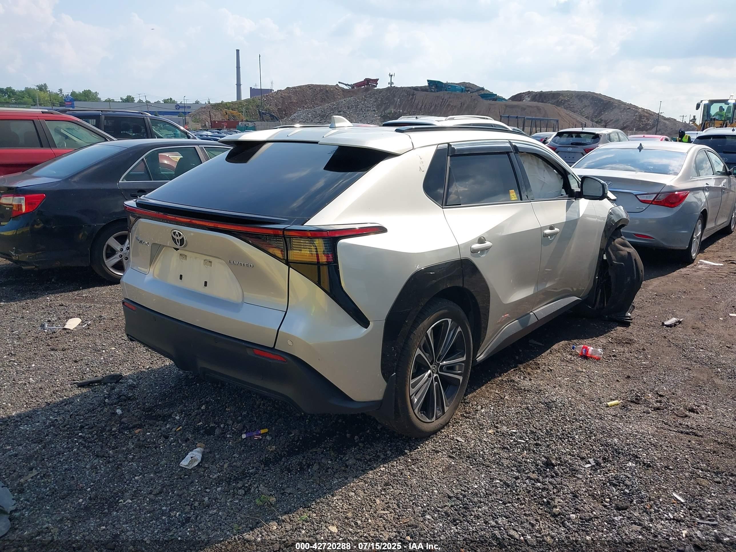 TOYOTA BZ4X image 4