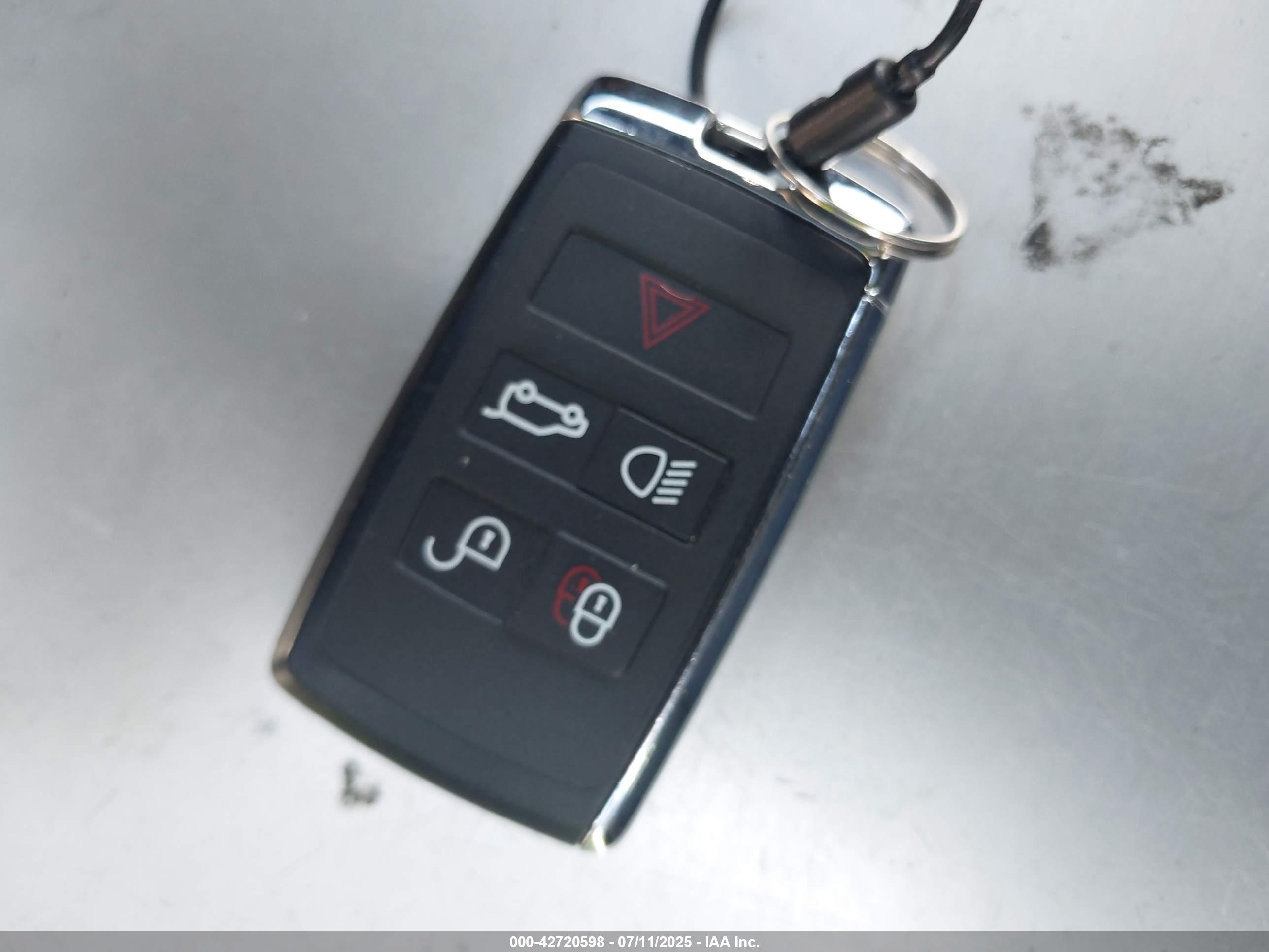 LAND ROVER image 11