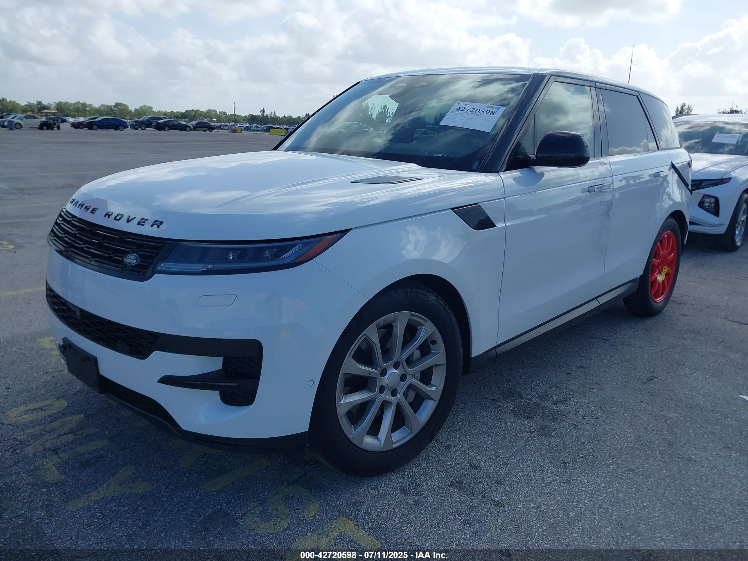 LAND ROVER image 2