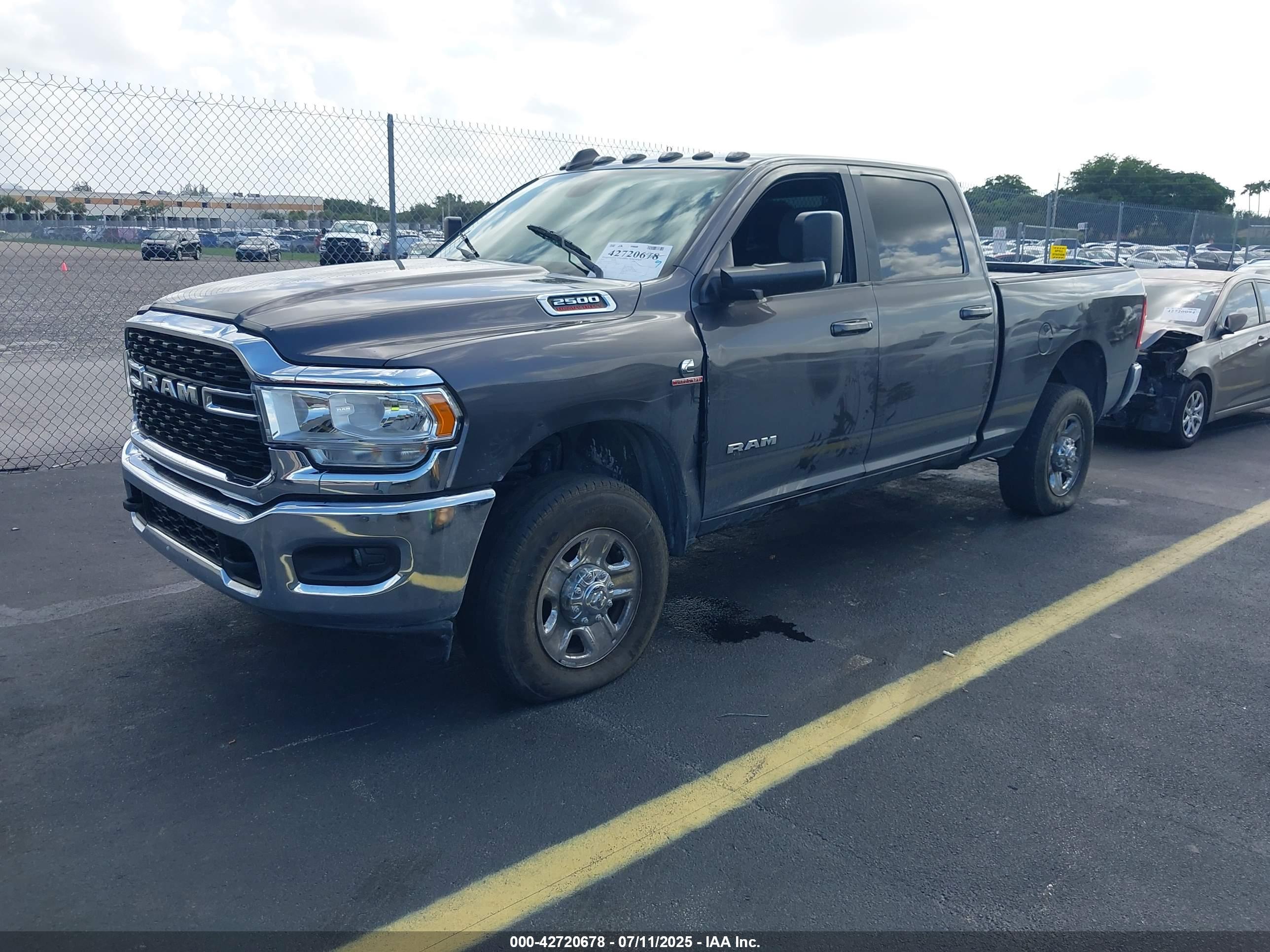 RAM 2500 image 2