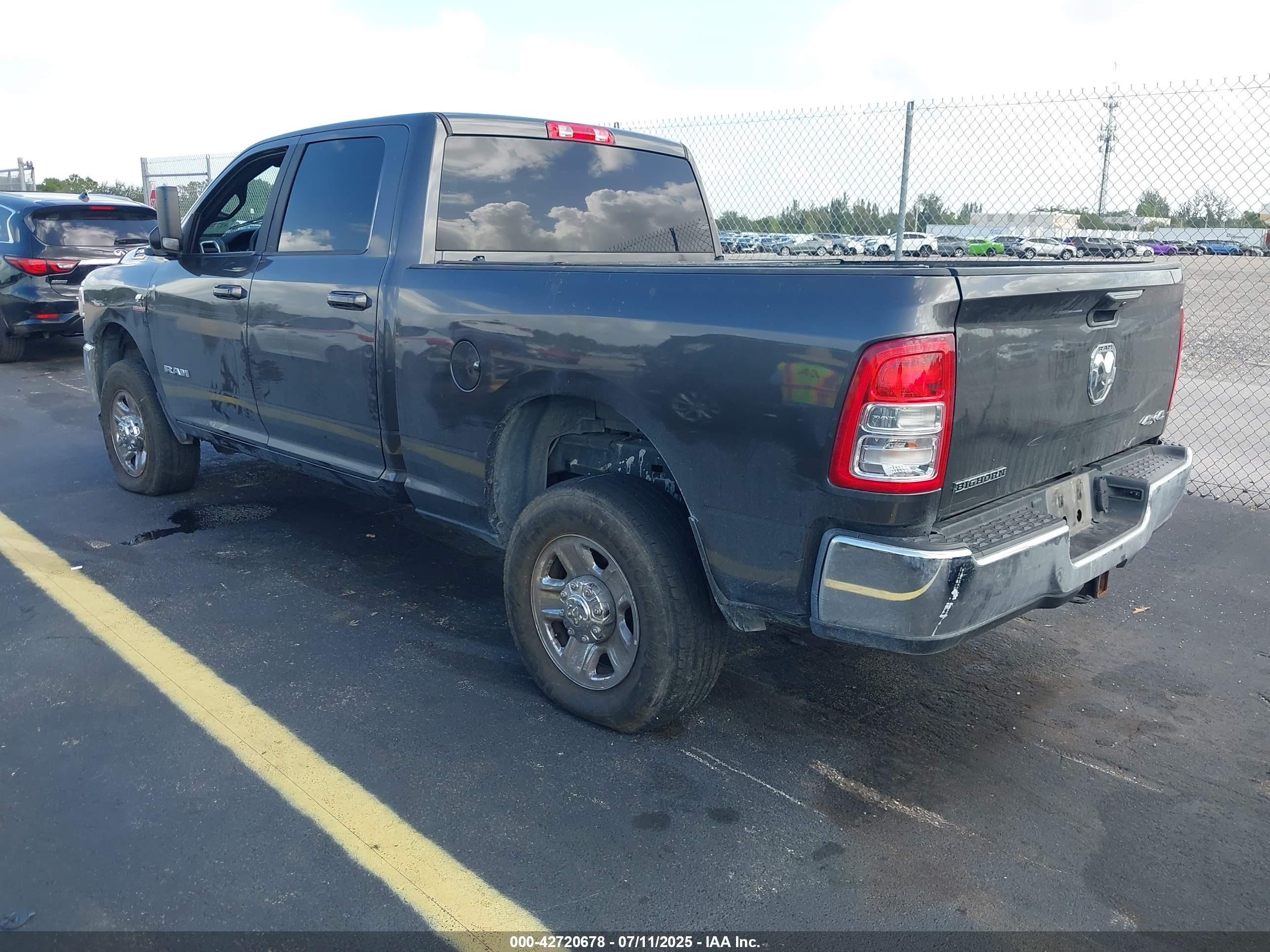 RAM 2500 image 3