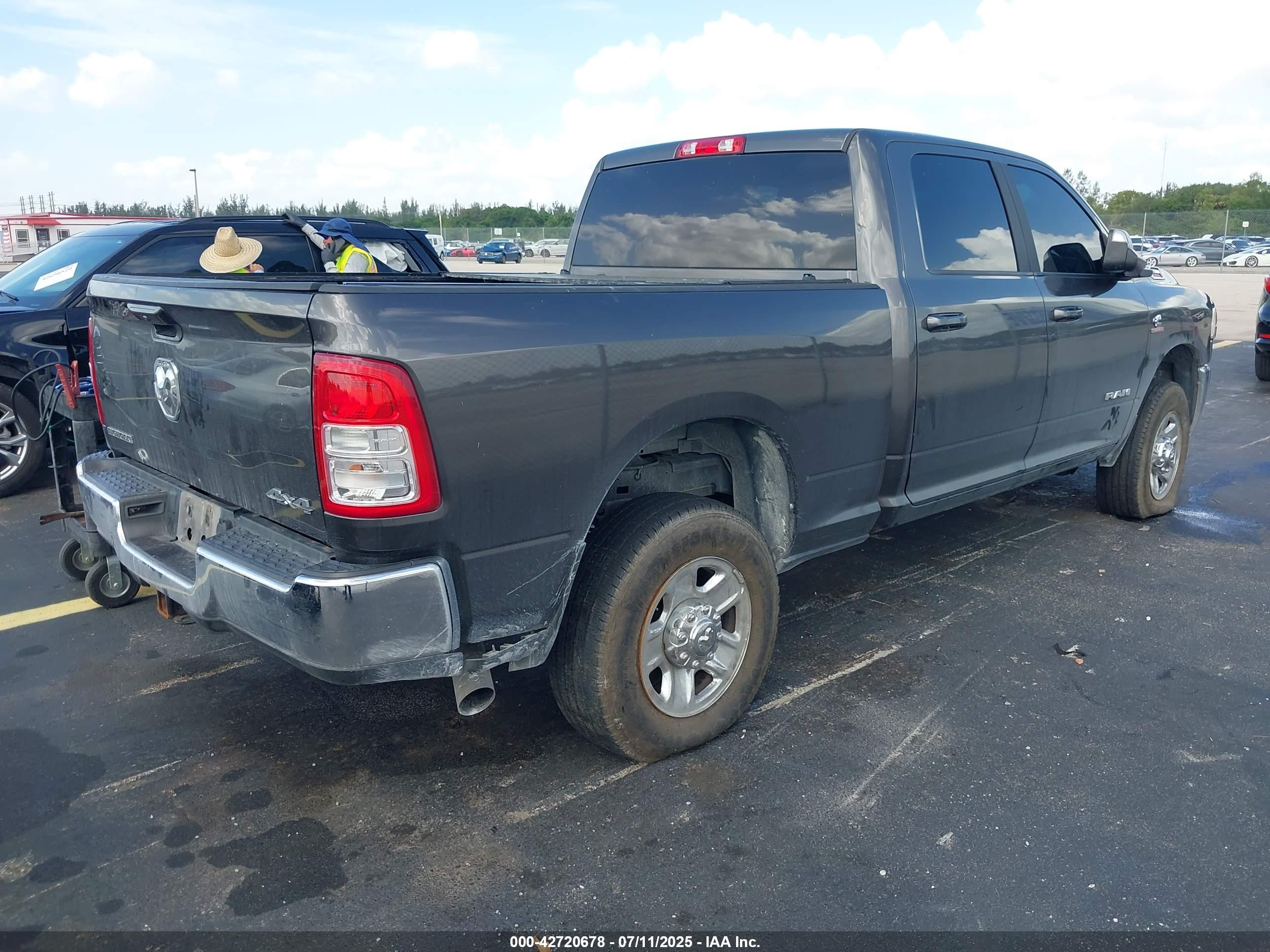 RAM 2500 image 4