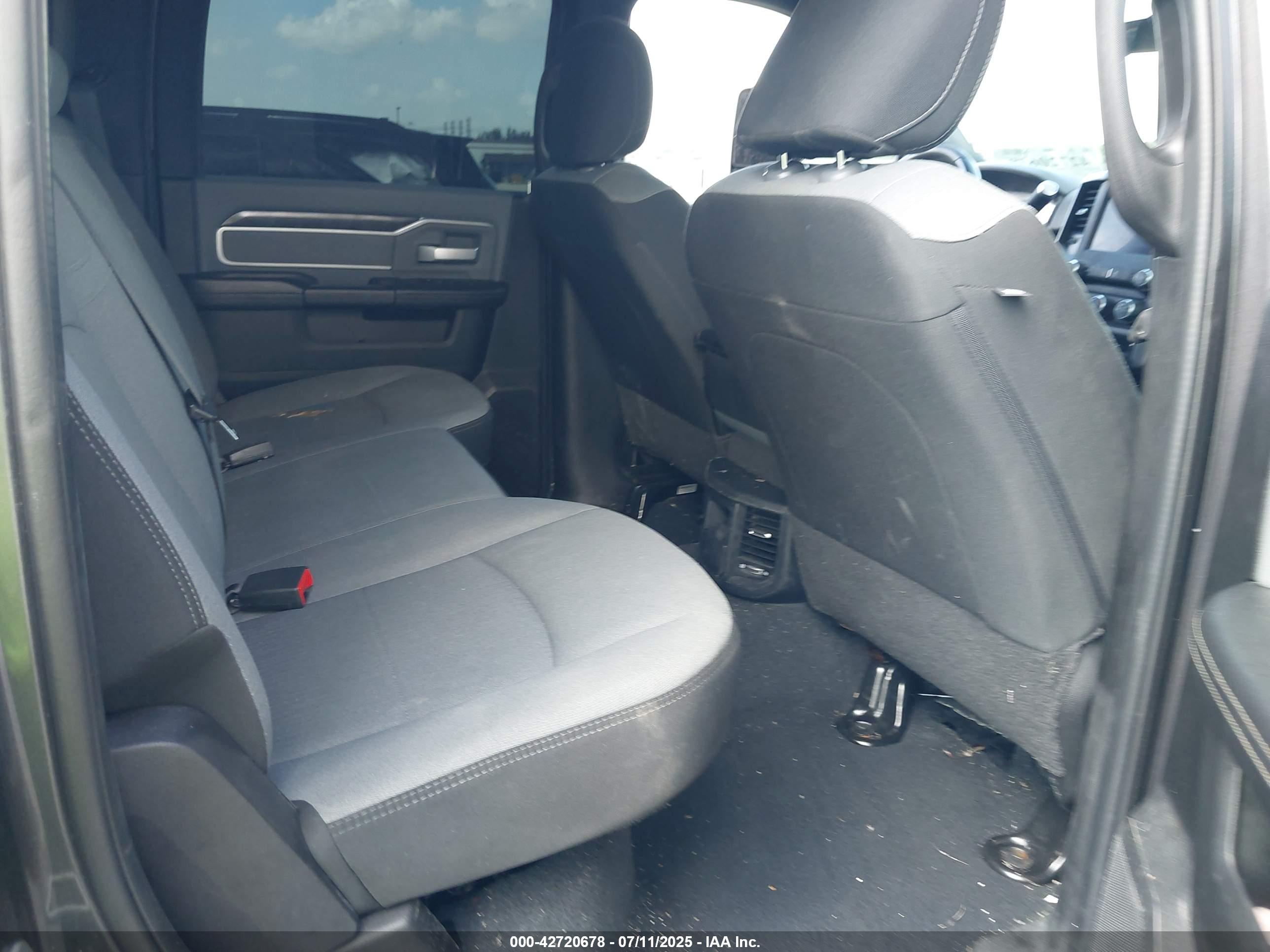 RAM 2500 image 8