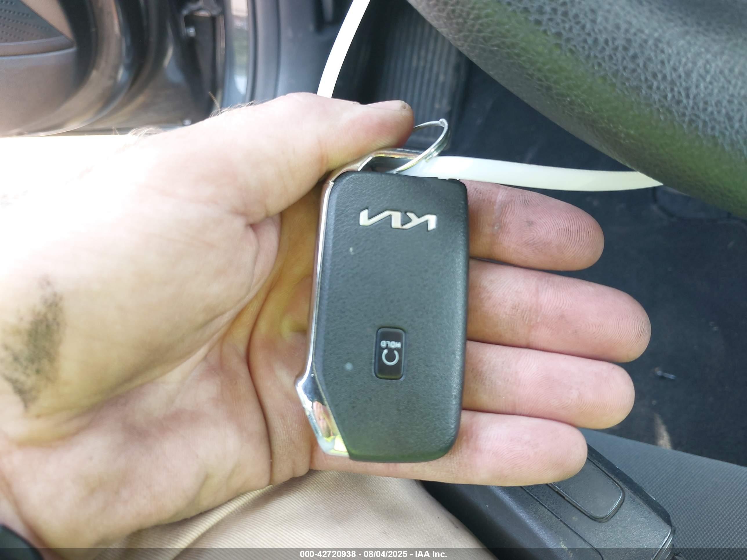 KIA K5 image 11