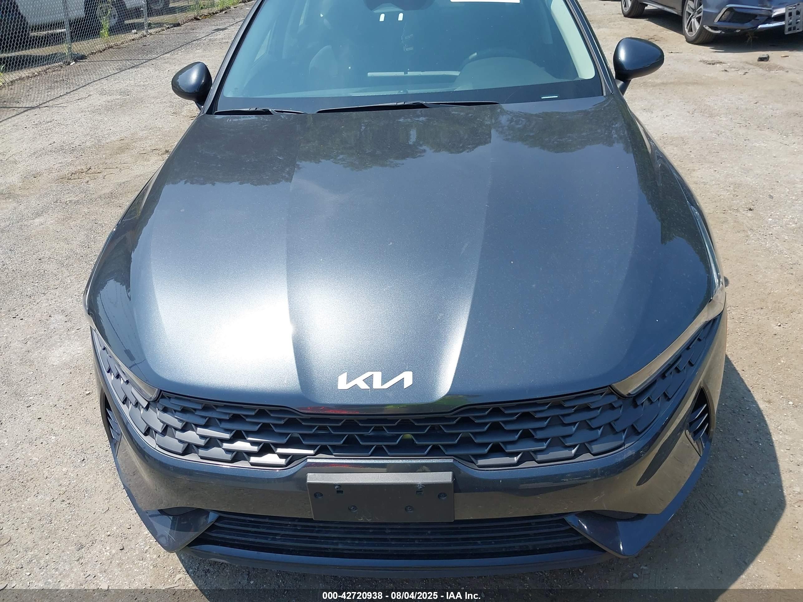 KIA K5 image 6