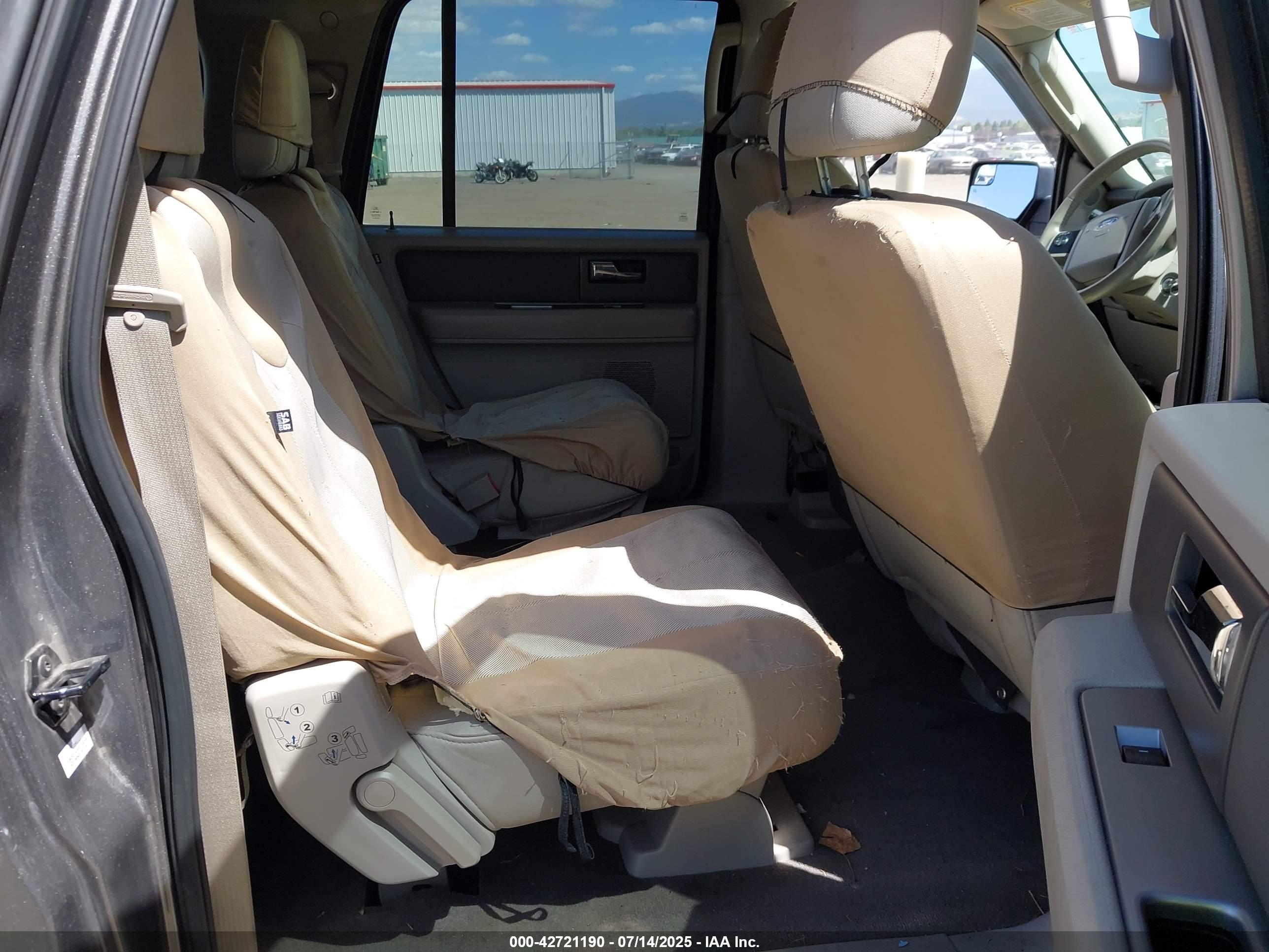 FORD EXPEDITION image 8