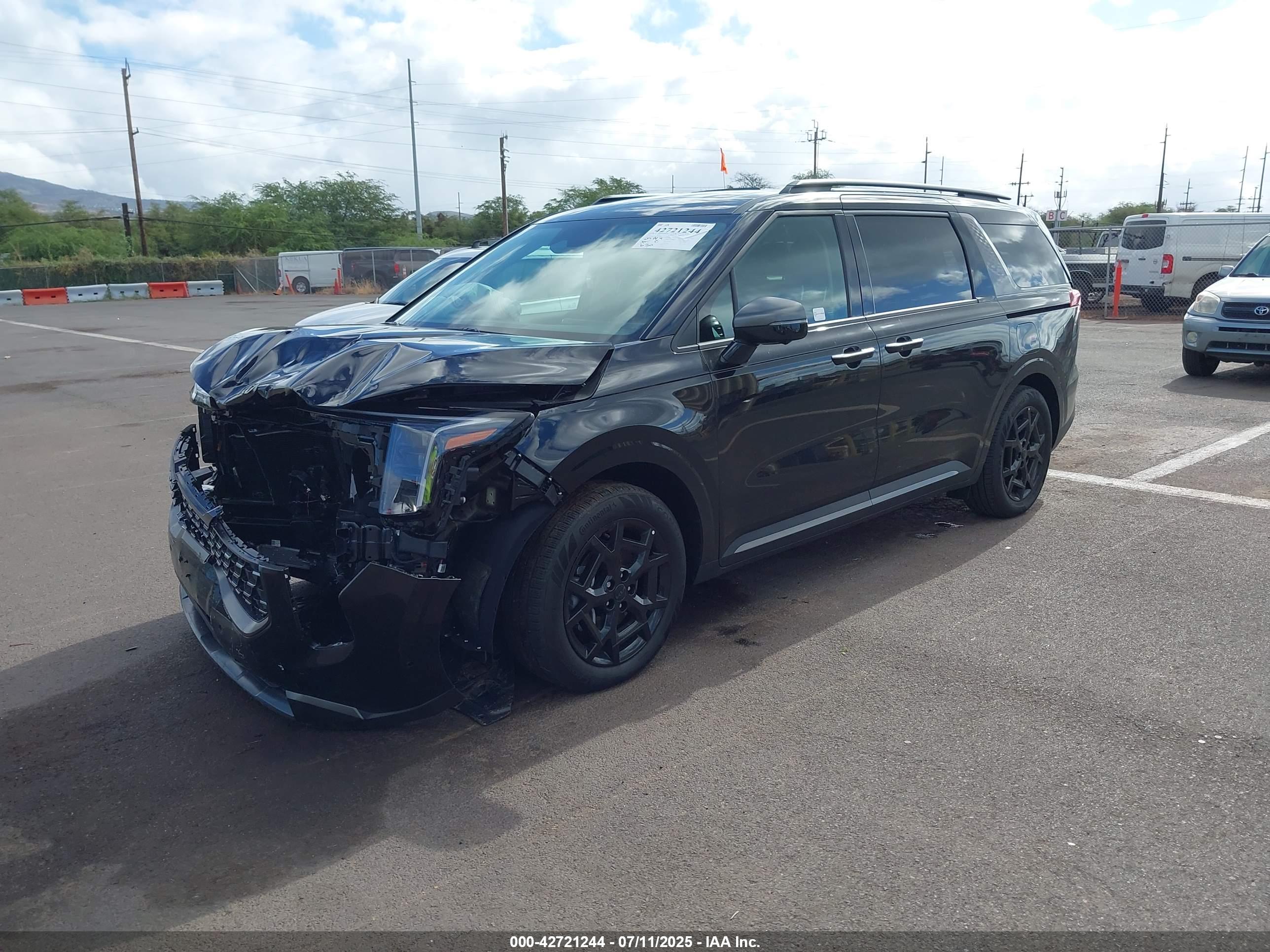 KIA CARNIVAL image 2