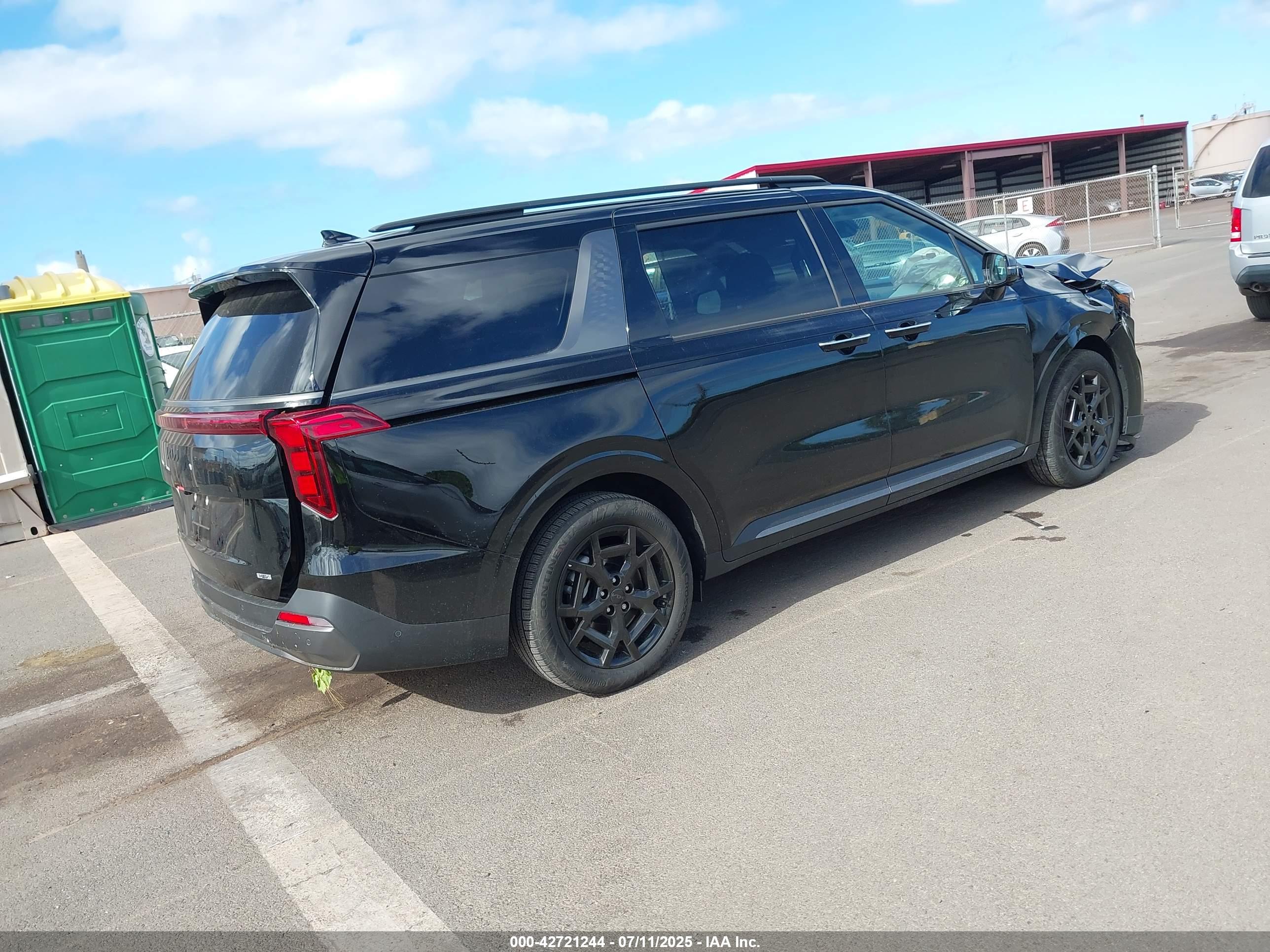 KIA CARNIVAL image 4