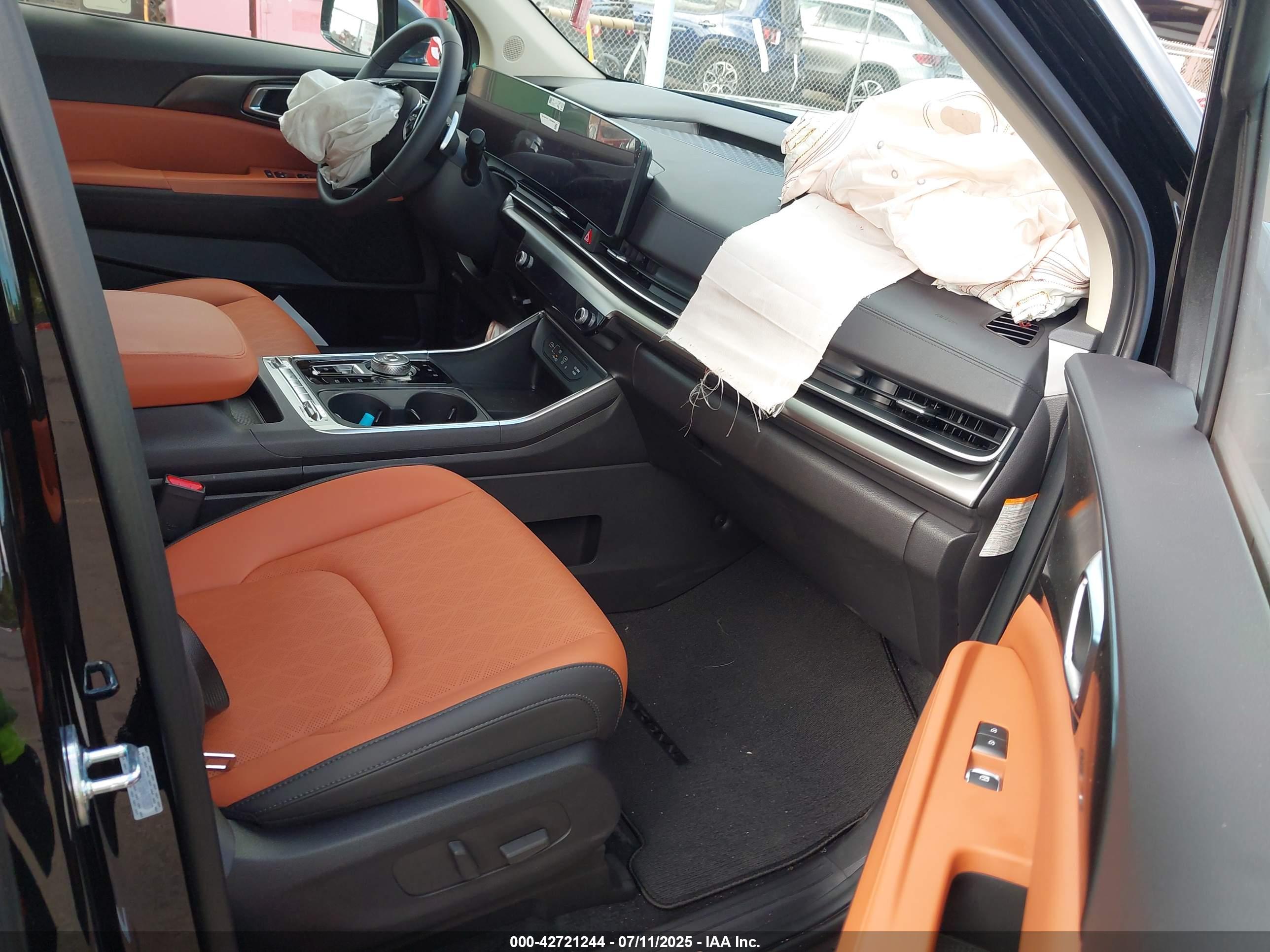 KIA CARNIVAL image 5