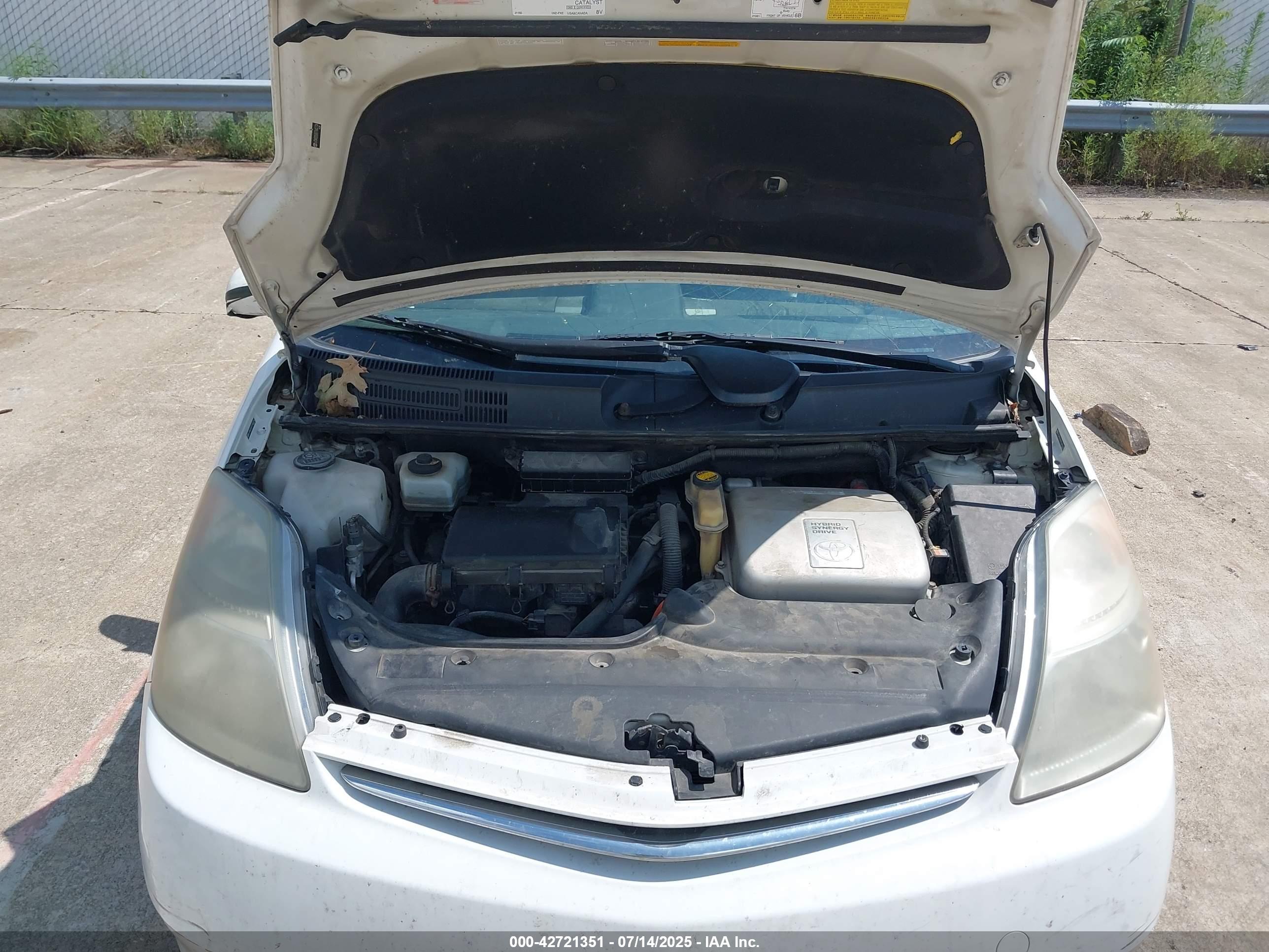 TOYOTA PRIUS image 10