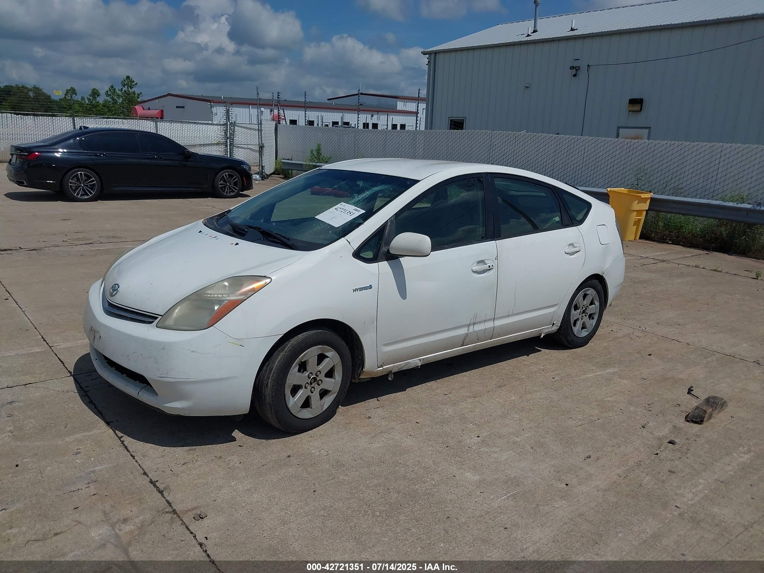 TOYOTA PRIUS image 2