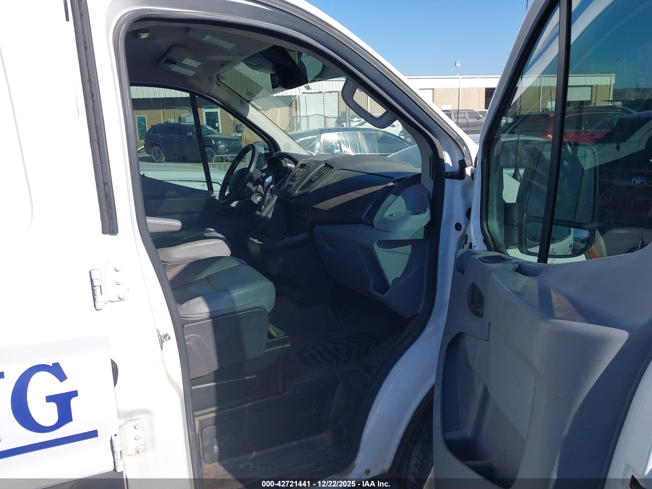 FORD TRANSIT-150 image 5