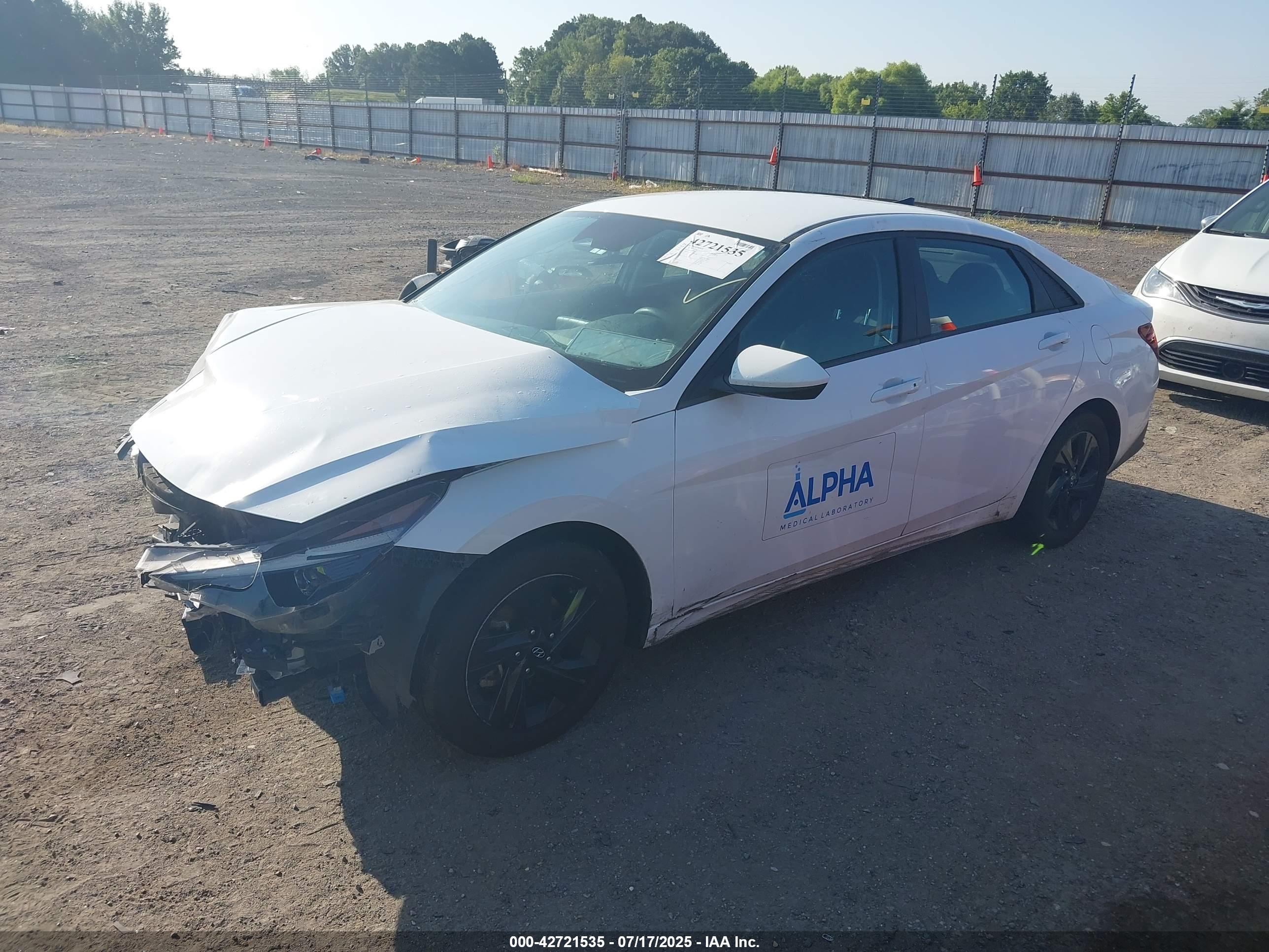 HYUNDAI ELANTRA image 2