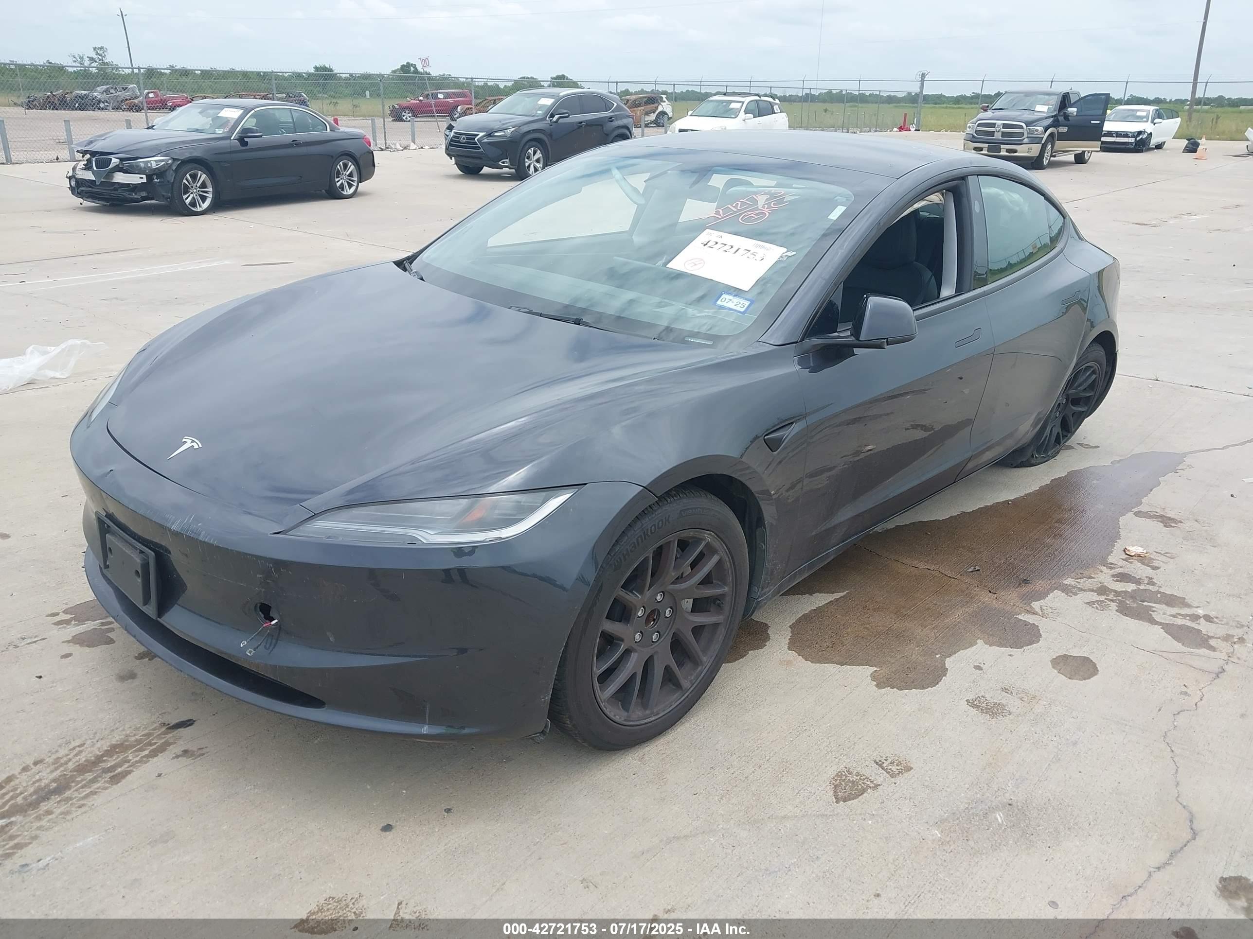 TESLA MODEL image 2
