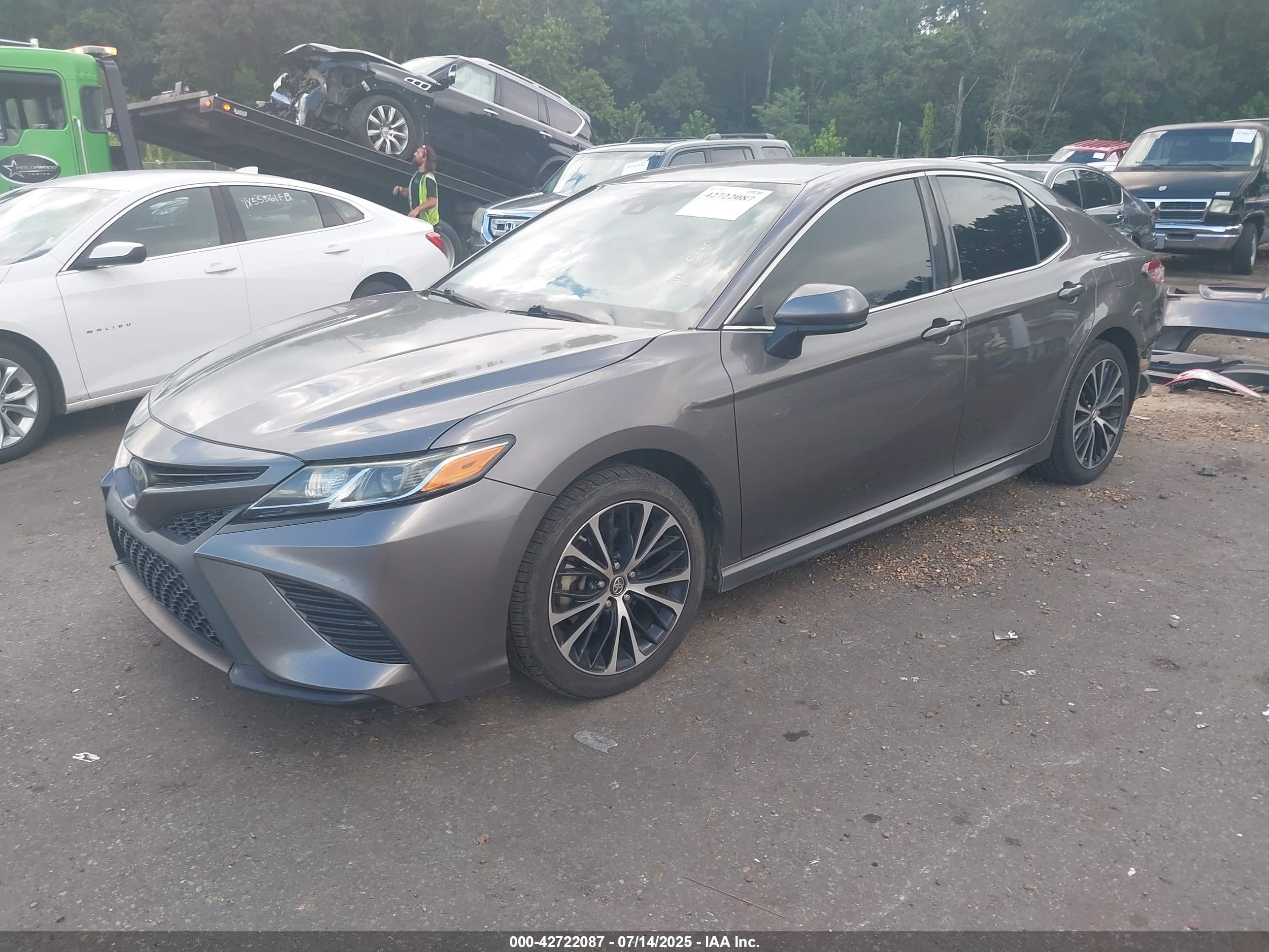 TOYOTA CAMRY image 2